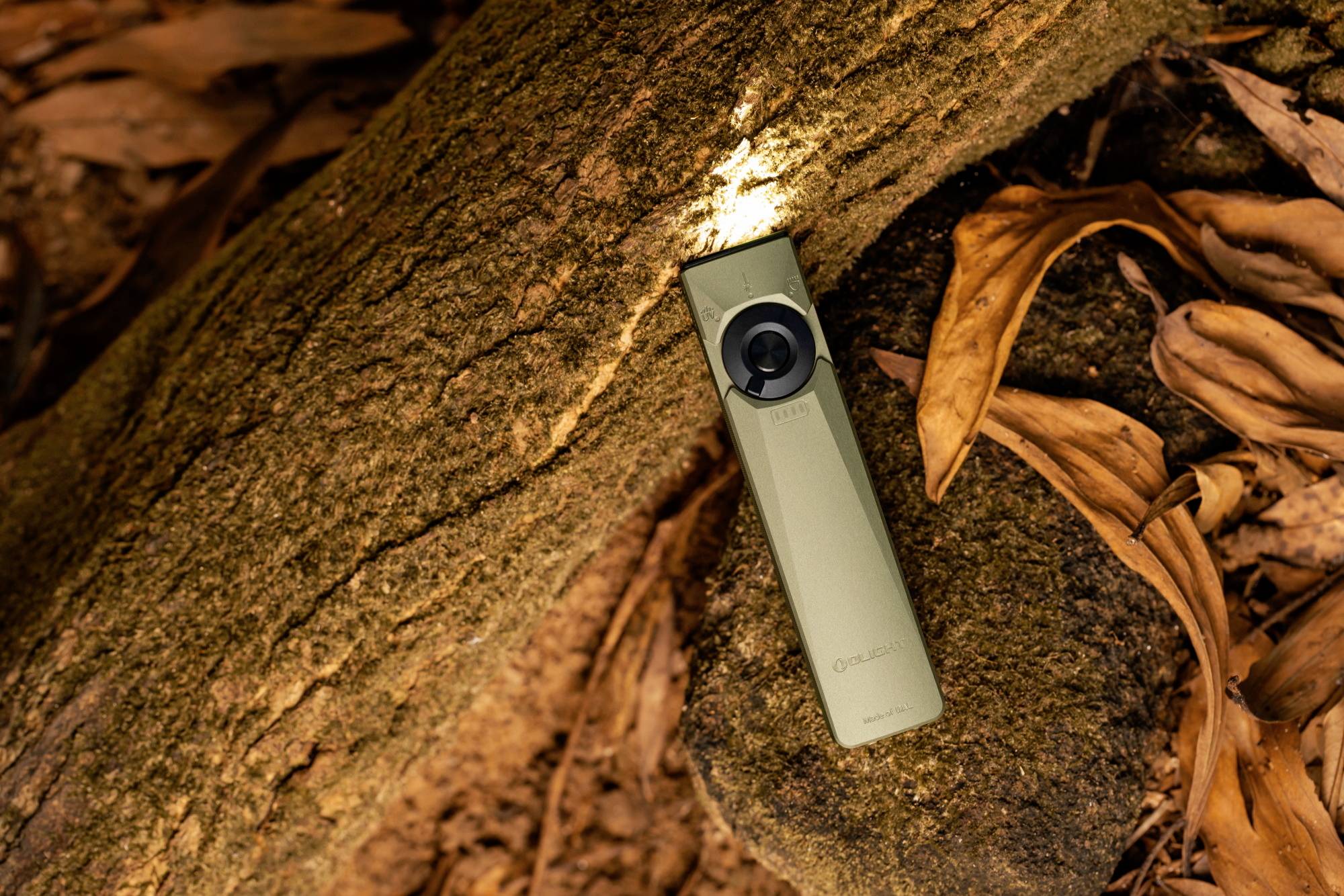 OLight Arkfeld Ultra Class 1 LED Taschenlampe akkubetrieben 1400lm 119g