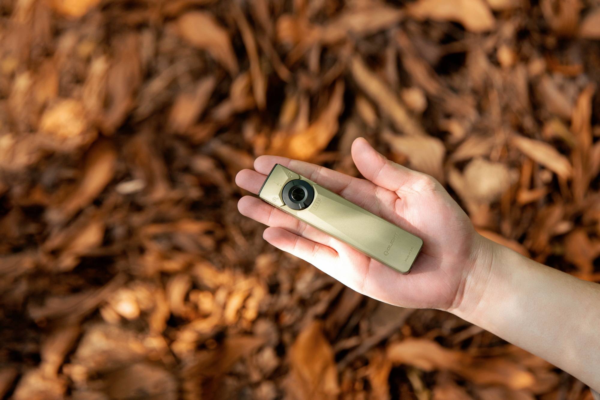 OLight Arkfeld Ultra Class 1 LED Taschenlampe akkubetrieben 1400lm 119g