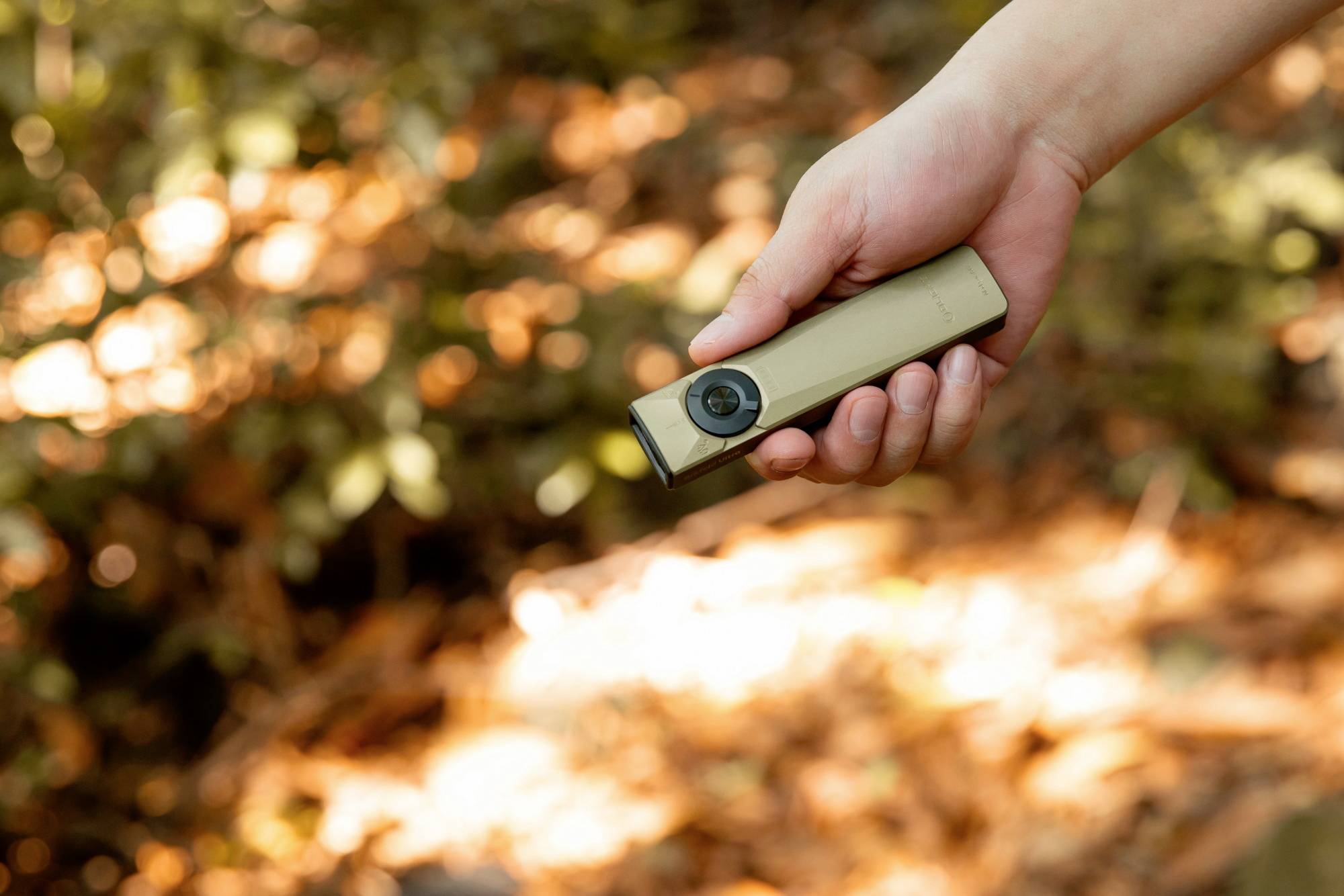 OLight Arkfeld Ultra Class 1 LED Taschenlampe akkubetrieben 1400lm 119g