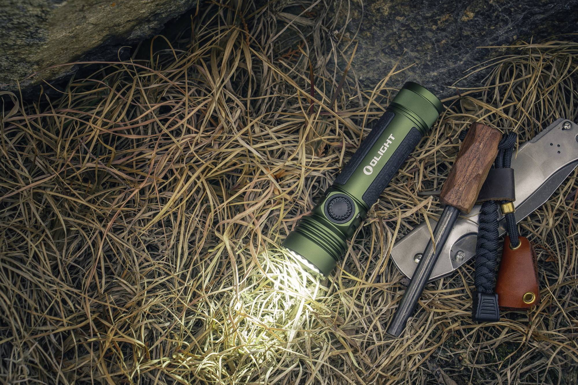 OLight Seeker 4 Pro LED Taschenlampe akkubetrieben 4600lm 205g