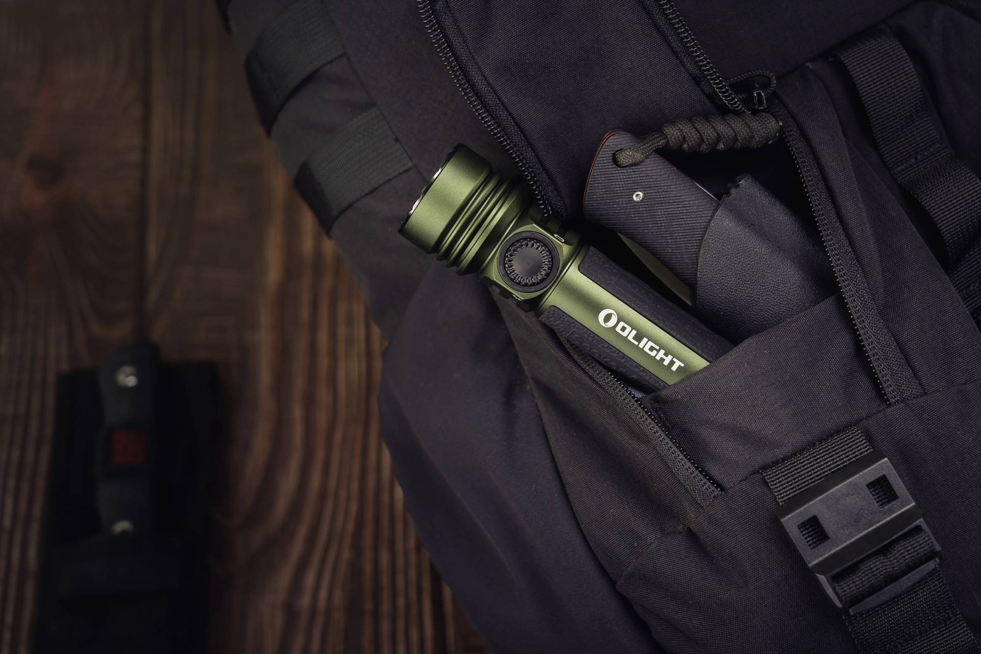 OLight Seeker 4 Pro LED Taschenlampe akkubetrieben 4600lm 205g