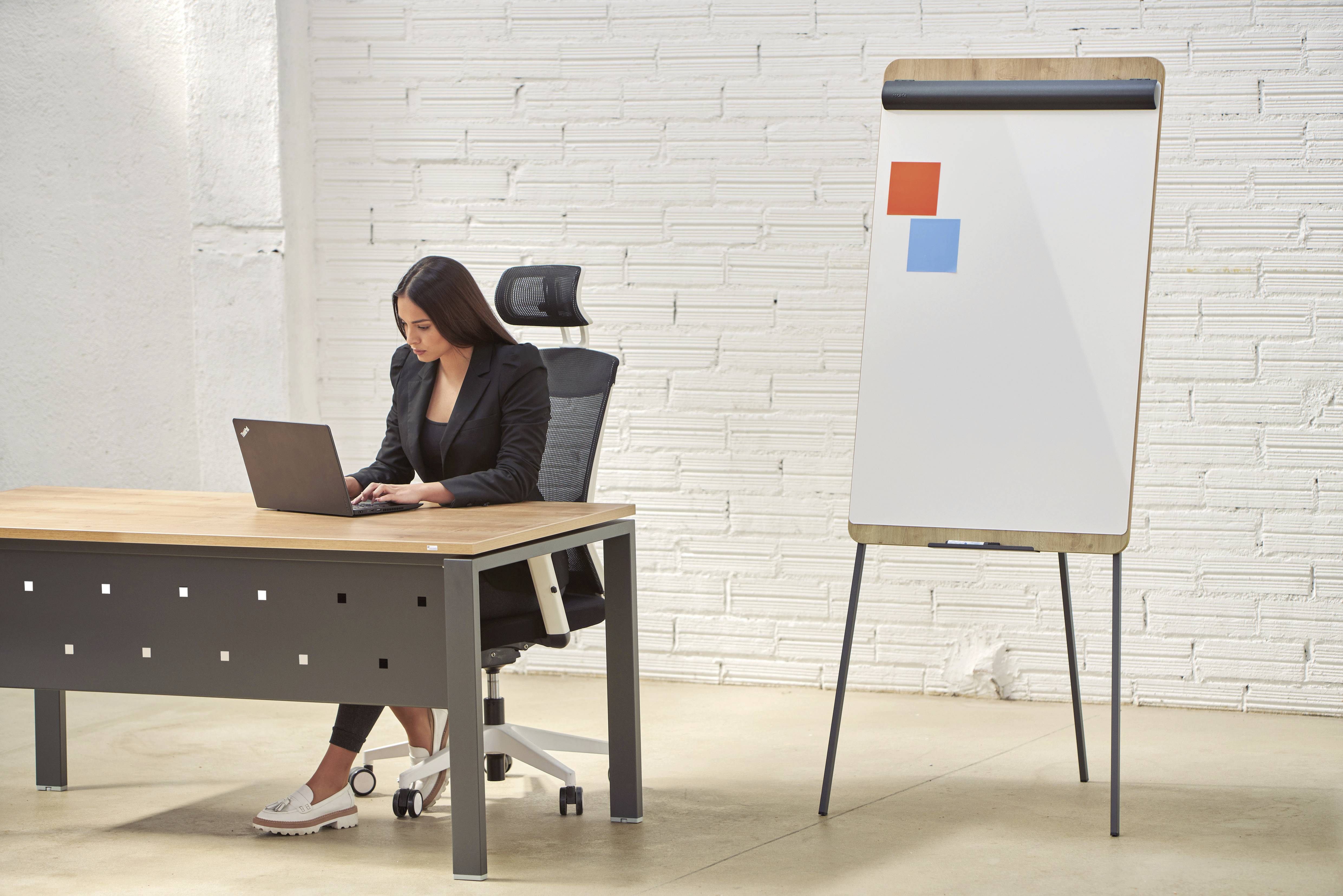 Rocada Flipchart NAT0610 (B x H) 700mm x 1900mm Holz, Eiche, Weiß (RAL 9003) abwischbar, beschriftbar, höhenverstellbar, Inkl