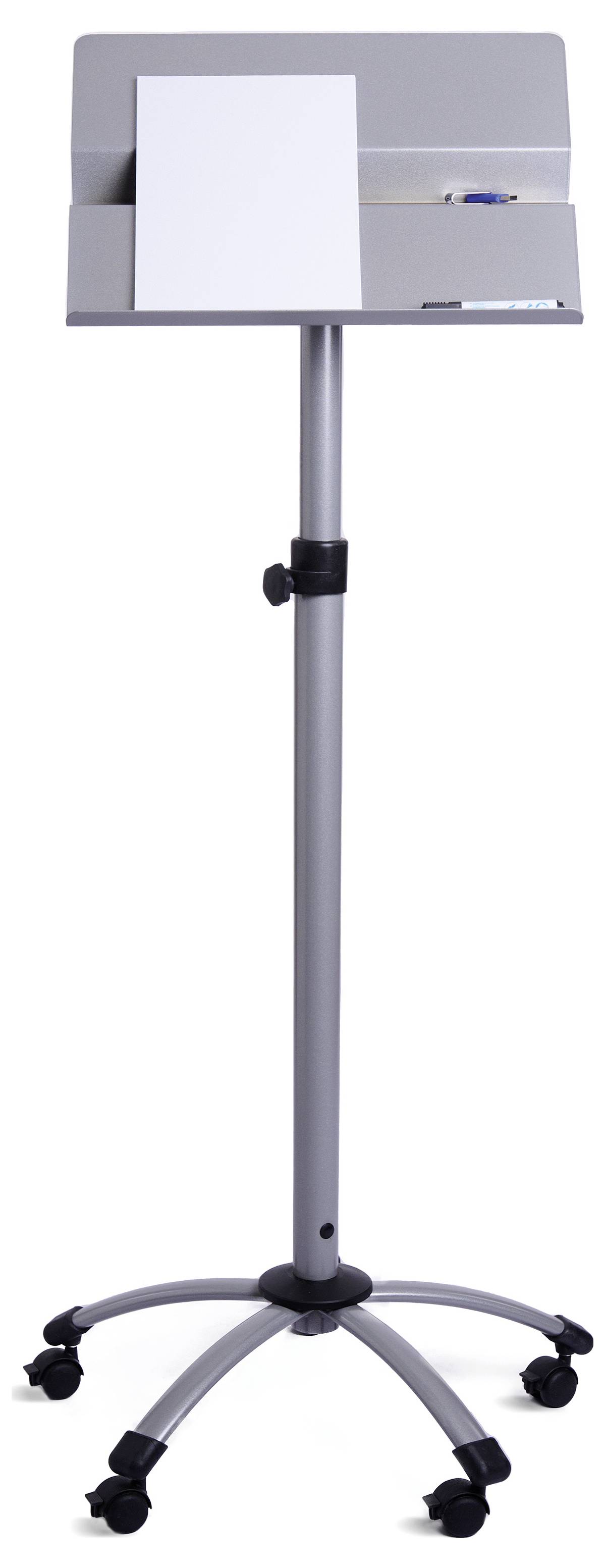 Ein silbernes, höhenverstellbares Rednerpult auf Rollen. Oben liegt ein leeres Blatt Papier und ein blauer Stift.