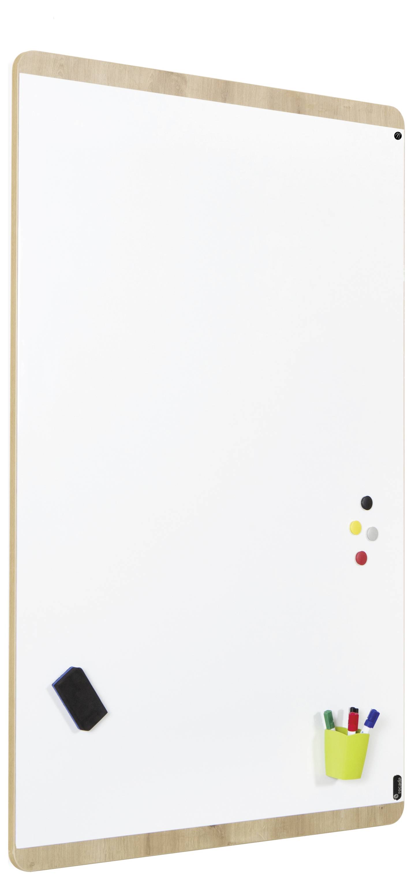 Weiße Magnettafel mit Holzrahmen, untere Ecke mit Magneten und Stifthalter, Schwamm in der anderen Ecke.