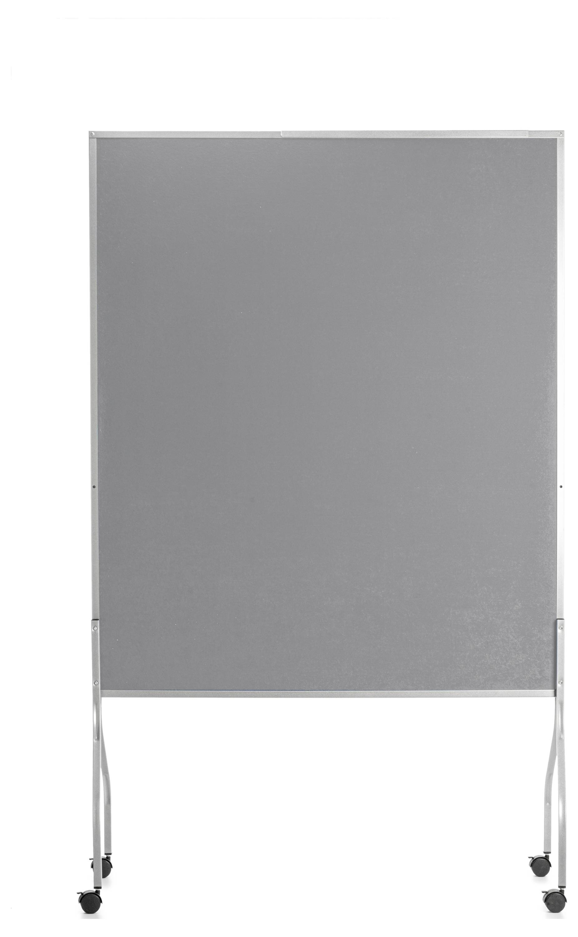 Graues Whiteboard auf Rollen, stehend in einem Raum, bereit zur Beschriftung oder Präsentation.