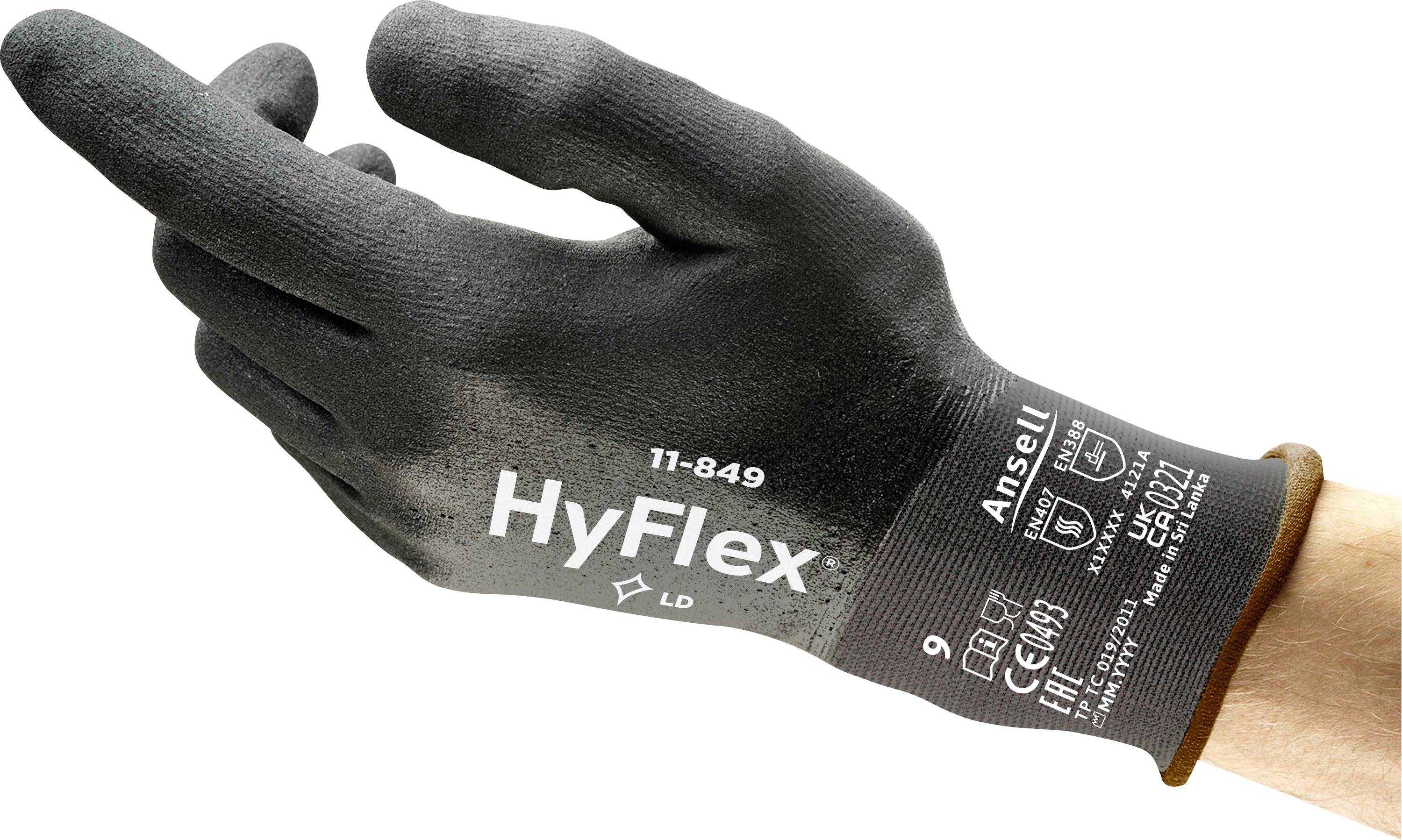 Ein schwarzer Handschuh mit der Aufschrift 'HyFlex 11-849', getragen an einer Hand, bietet Schutz und Flexibilität für industrielle Arbeiten.