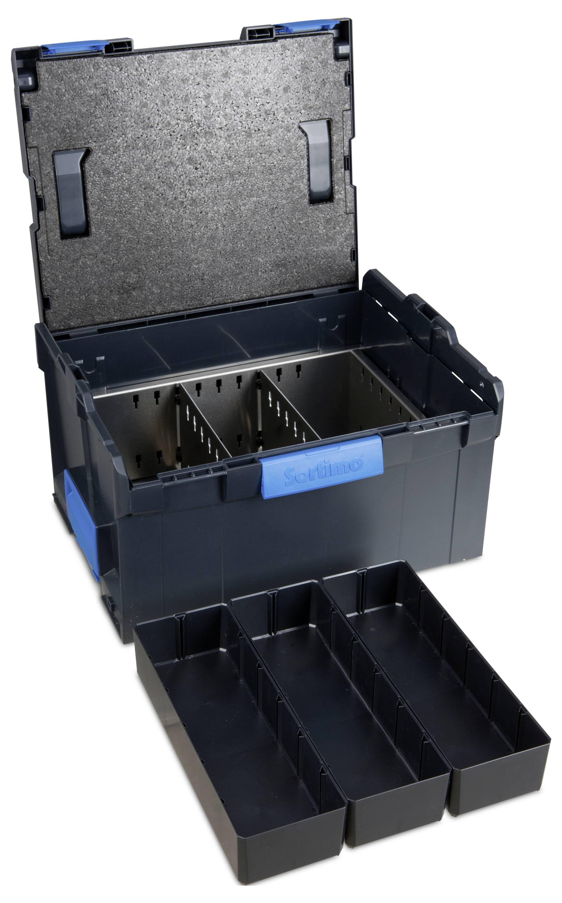 Ein offener Koffer mit Fächern und herausnehmbaren Einsatzboxen, geeignet zur geordneten Aufbewahrung von Werkzeugen oder Kleinteilen.