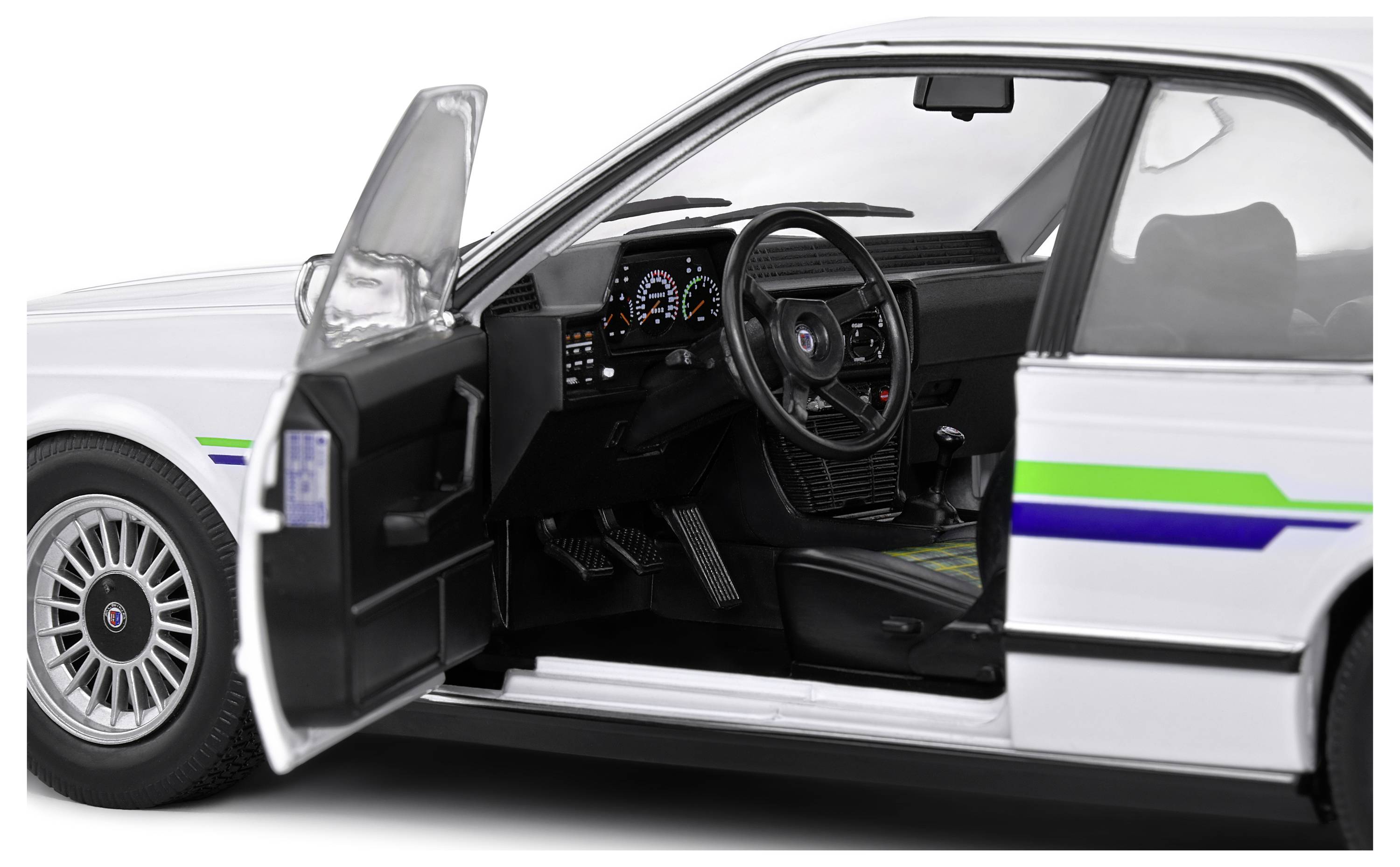 Solido Alpina B7 Turbo (E24) 1984 weiß 1:18 Modellauto