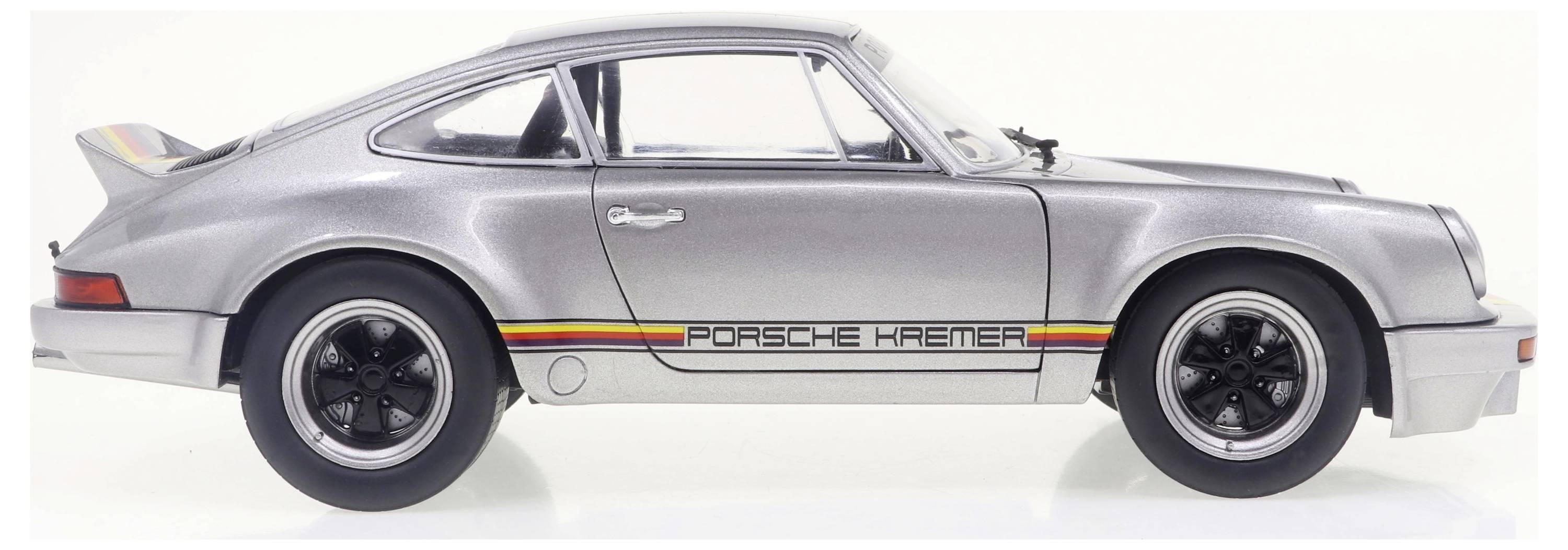 Solido Porsche 911 RSR Kremer 1973 silber 1:18 Modellauto