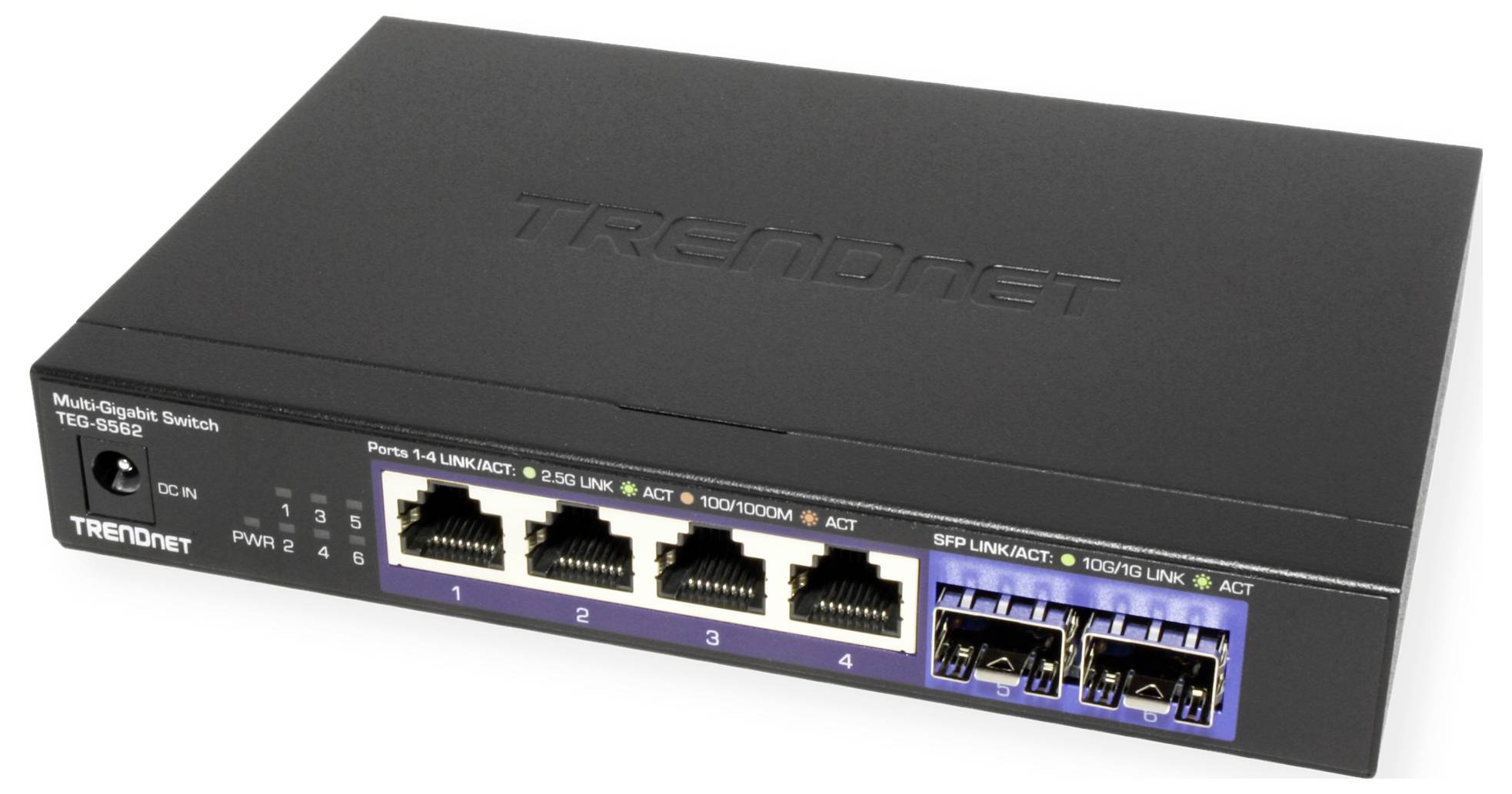 Ein schwarzer Netzwerk-Switch mit vier Ethernet-Ports und zwei SFP-Ports. Die Ports sind beschriftet und haben LED-Anzeigen.