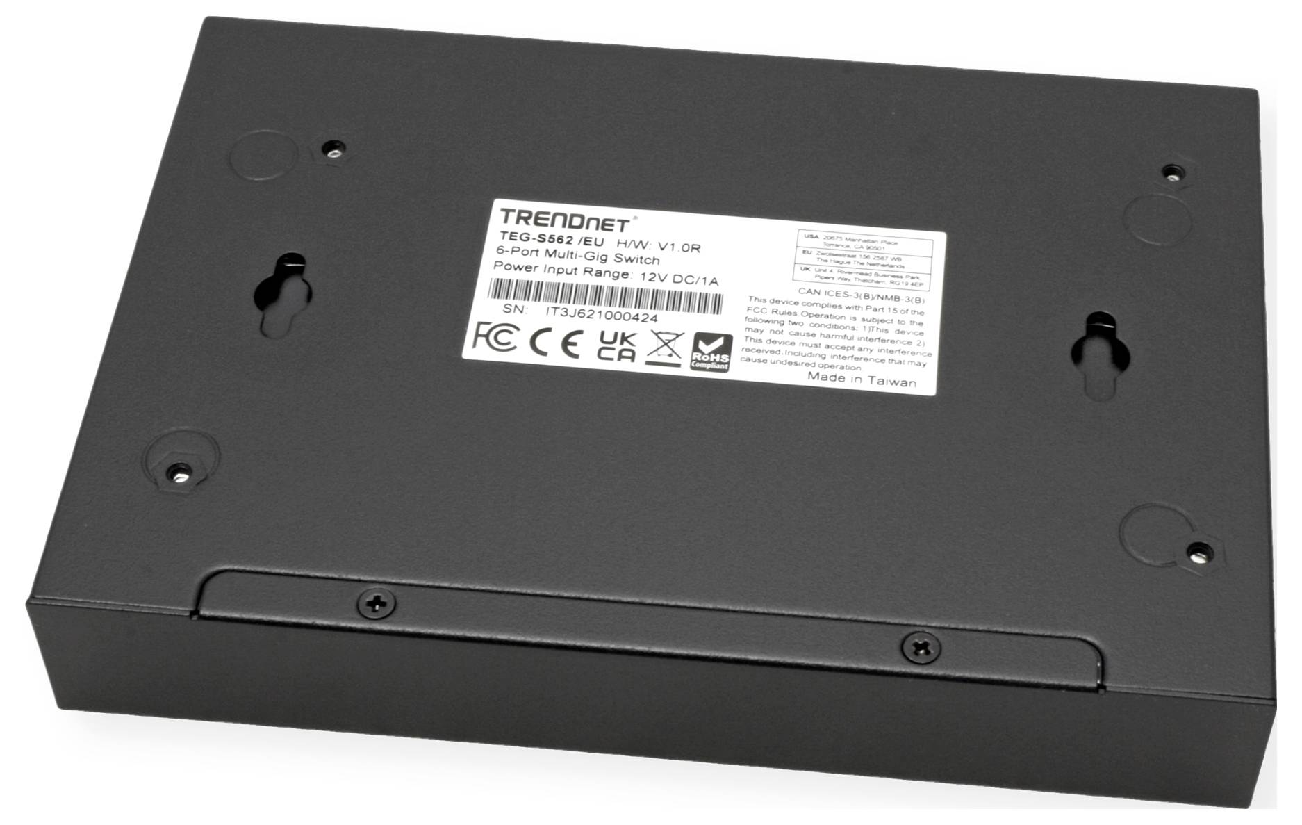 Schwarzer 5-Port-Multi-Gigabit-Switch mit Herstelleraufkleber auf der Oberseite. Modellnummer 'TPE-5820WS'.