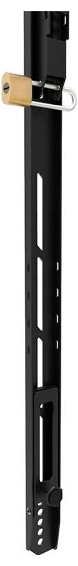 Schwarze Metallstange mit Rechteck- und Rundlöchern; oben ein kleines Holzhängeschloss.