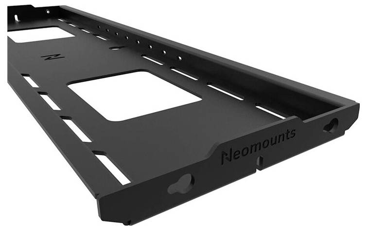 Schwarzes Regalbrett aus Metall mit rechteckigen Ausschnitten und dem Schriftzug 'Neomounts'; geeignet zur Montage an einer Wand.