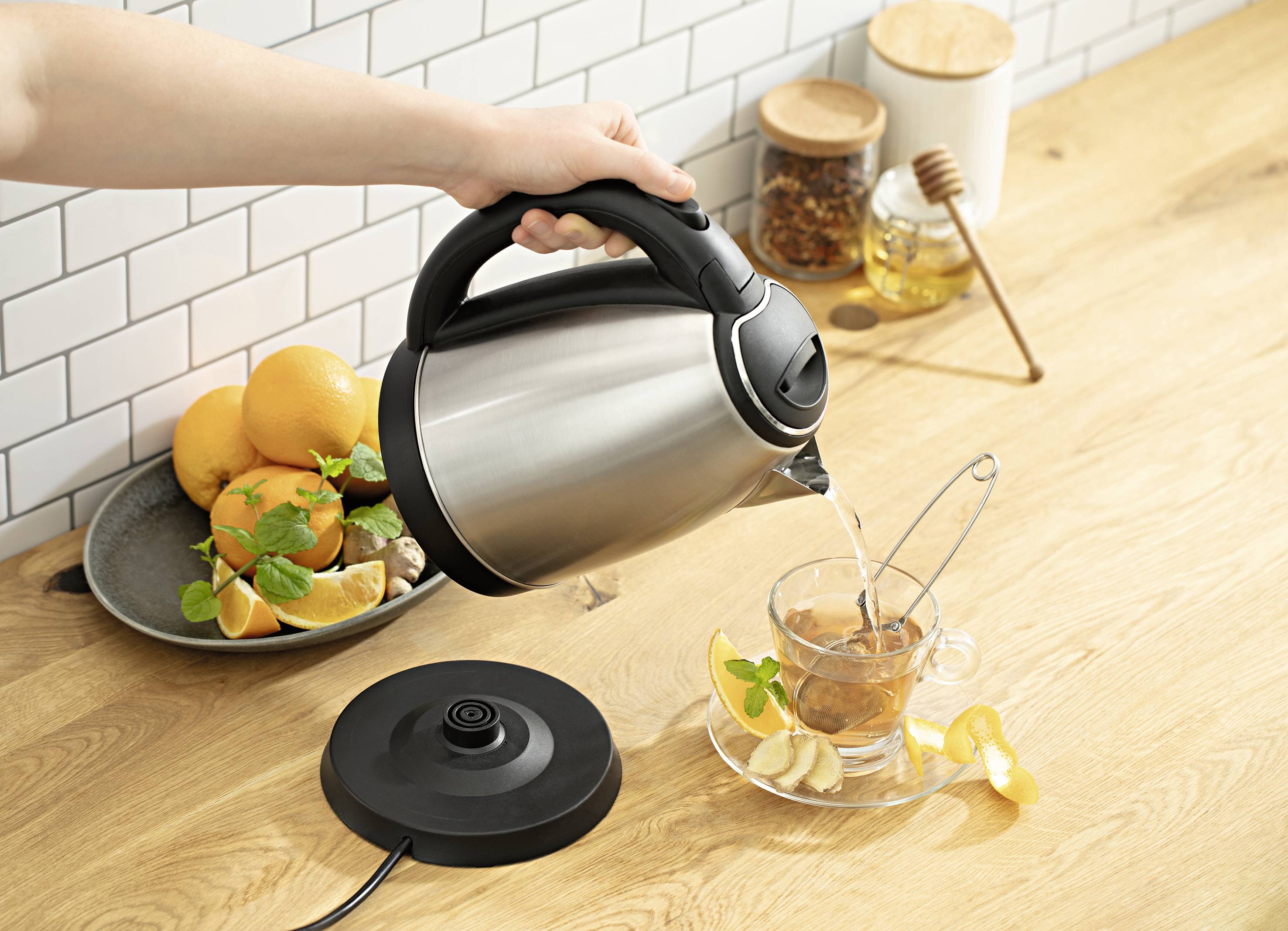 GourmetMaxx Wasserkocher schnurlos Edelstahl, Schwarz Fassungsvermögen: 1.8