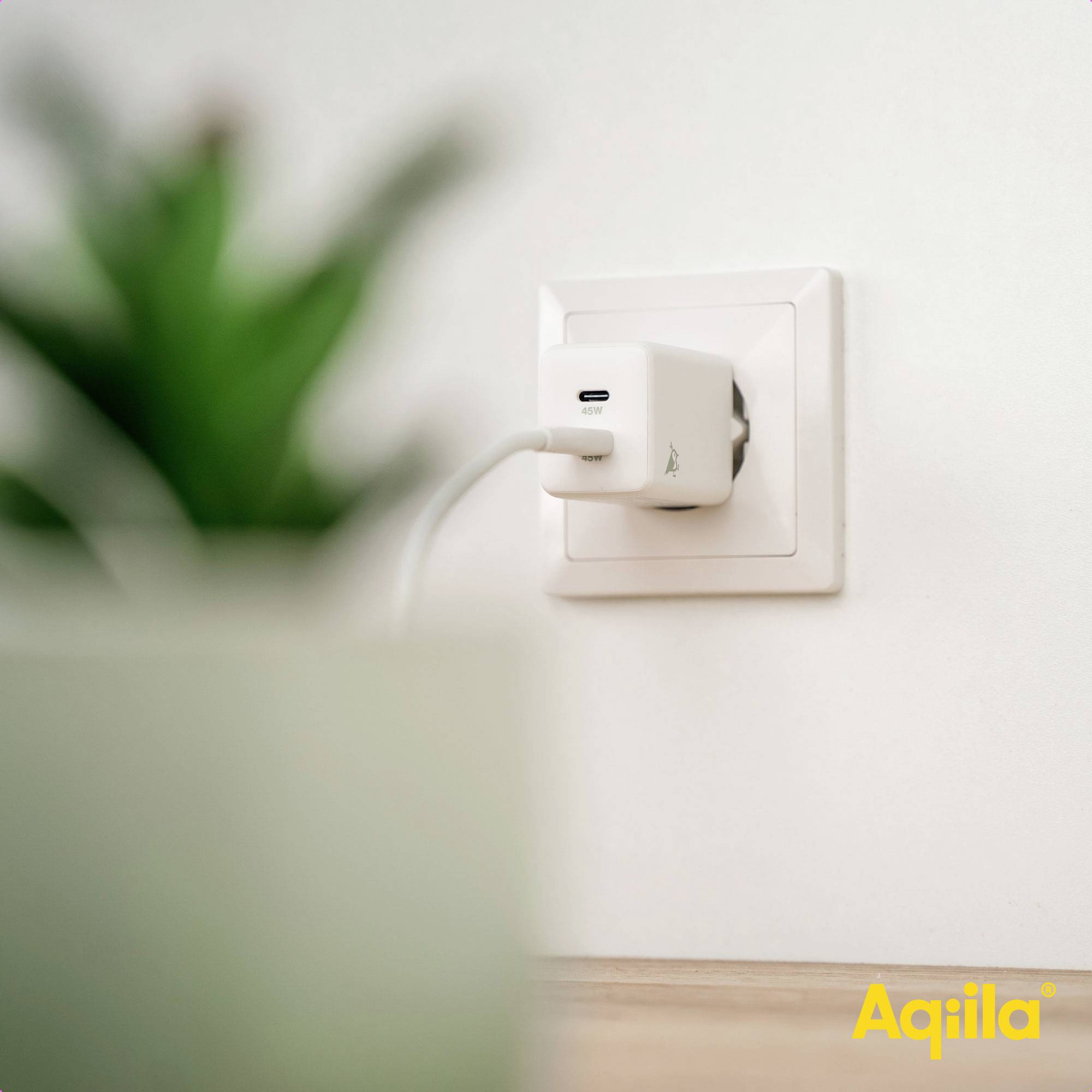 Aqiila W2 USB Ladegerät 45W 2x USB-C® USB PD Weiß Innenbereich