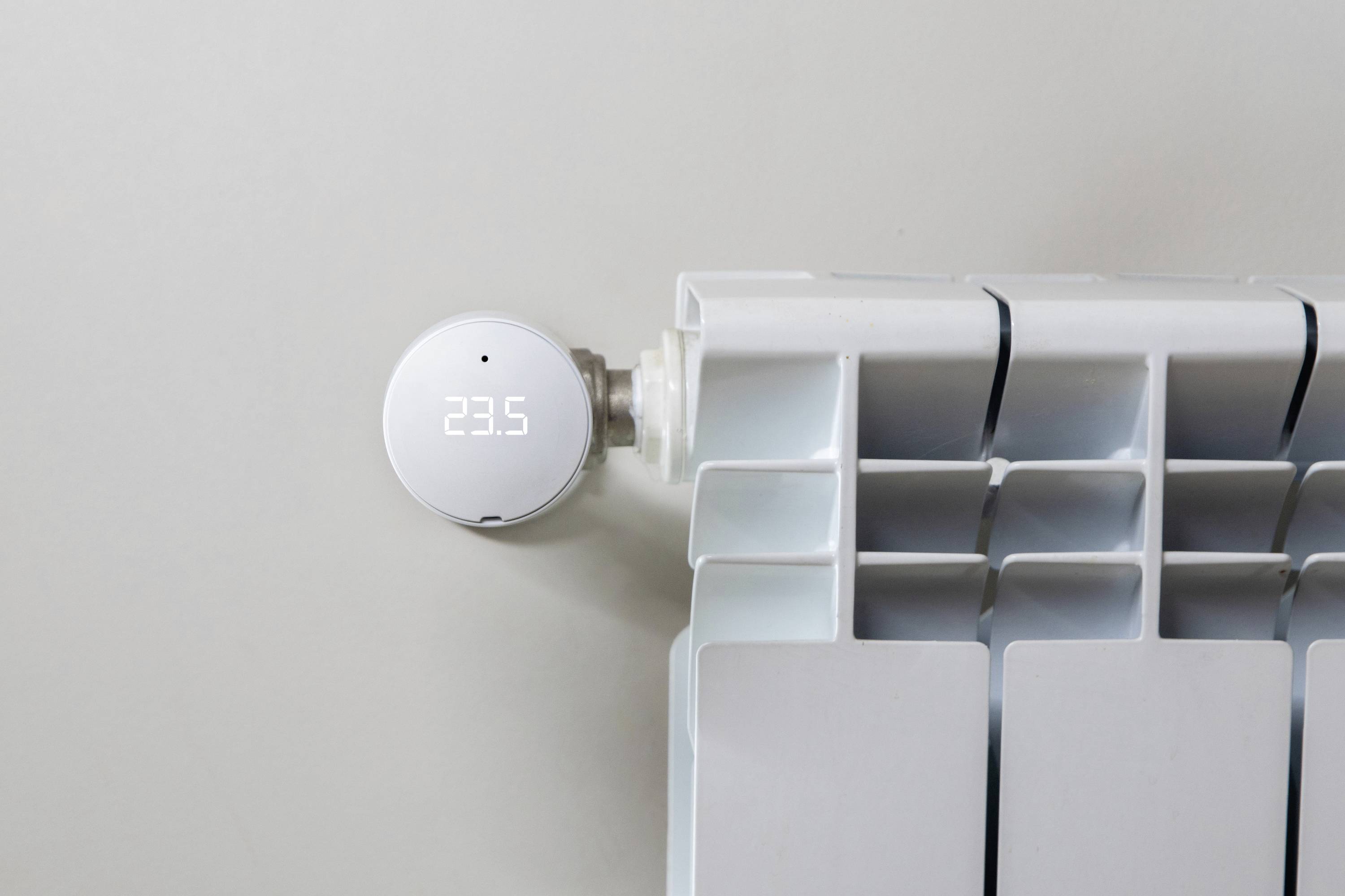 Shelly BLU TRV Heizkörperthermostat 2-er Pack Gateway, Heizkörperthermostat Bluetooth Low Energy, Wi-Fi