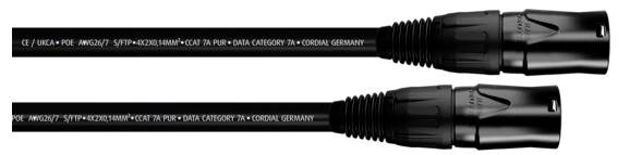 Zwei schwarze Kabel mit XLR-Steckern an beiden Enden, geeignet für professionelle Audioverbindungen. Text auf den Kabeln beschreibt Spezifikationen.
