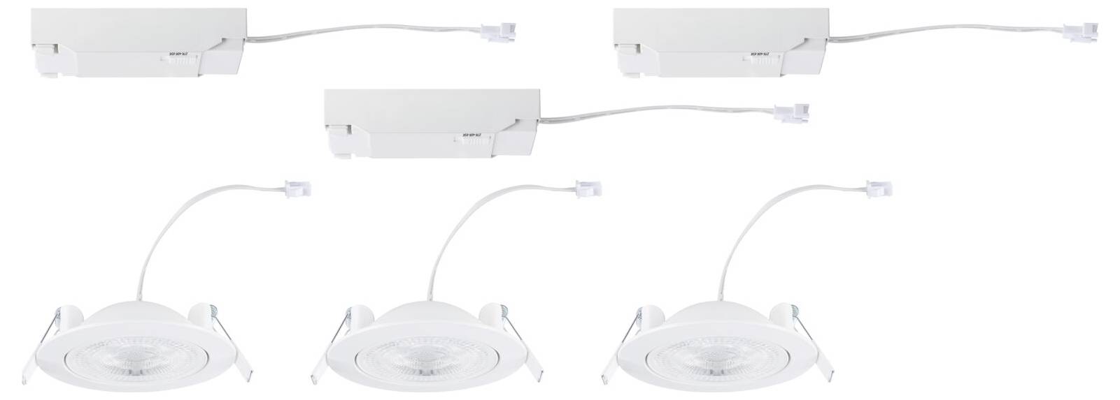 Fünf weiße LED-Einbaustrahler mit Anschlusskabeln. Oben drei Netzteile, unten drei runde Strahler in geneigter Position.