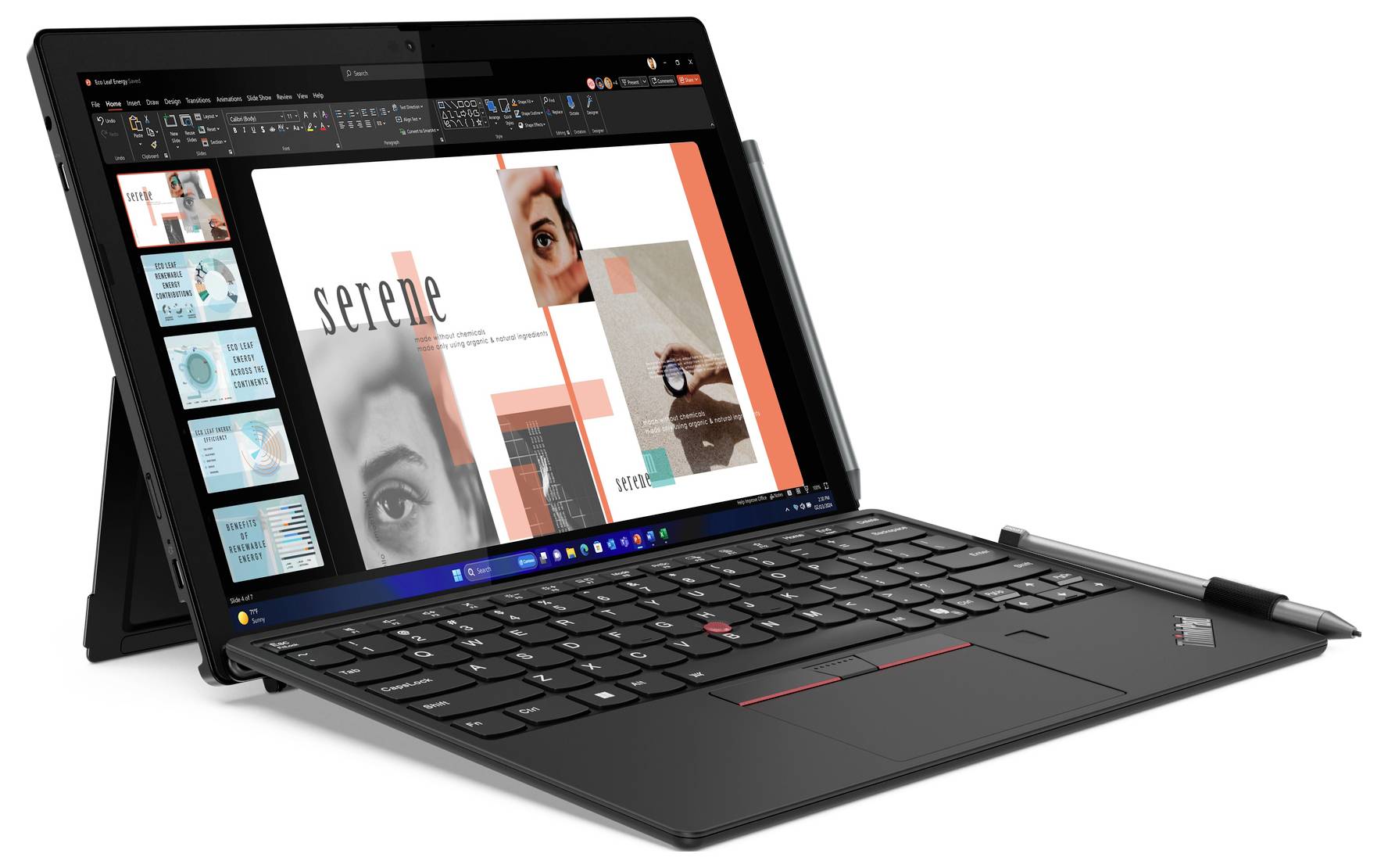 Ein Tablet-Laptop-Hybrid mit Tastatur und Stift zeigt eine Präsentation über Design. Hauptbildschirm zeigt 'serene' in moderner Schrift.