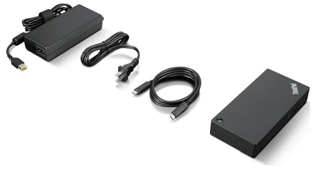 Zwei Lenovo-Netzteile mit Kabeln; eines für den regulären Gebrauch, das andere für USB-C-Verbindungen, nebeneinander zum Vergleich platziert.