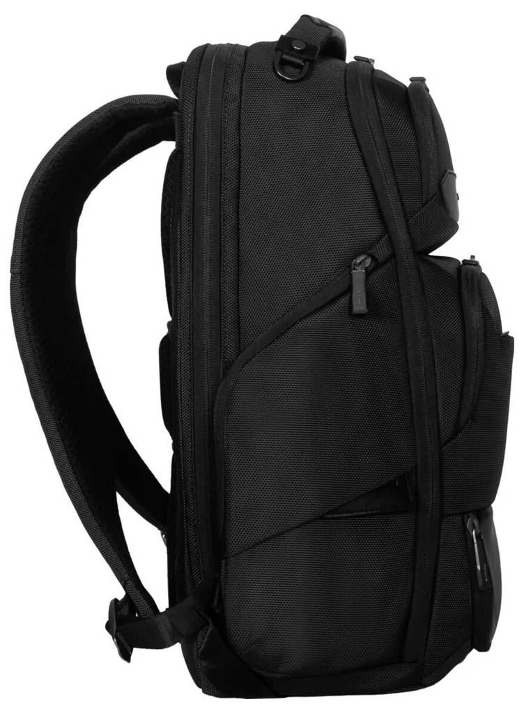 Schwarzer Rucksack in seitlicher Ansicht mit mehreren Reißverschlusstaschen und gepolsterten Schultergurten.