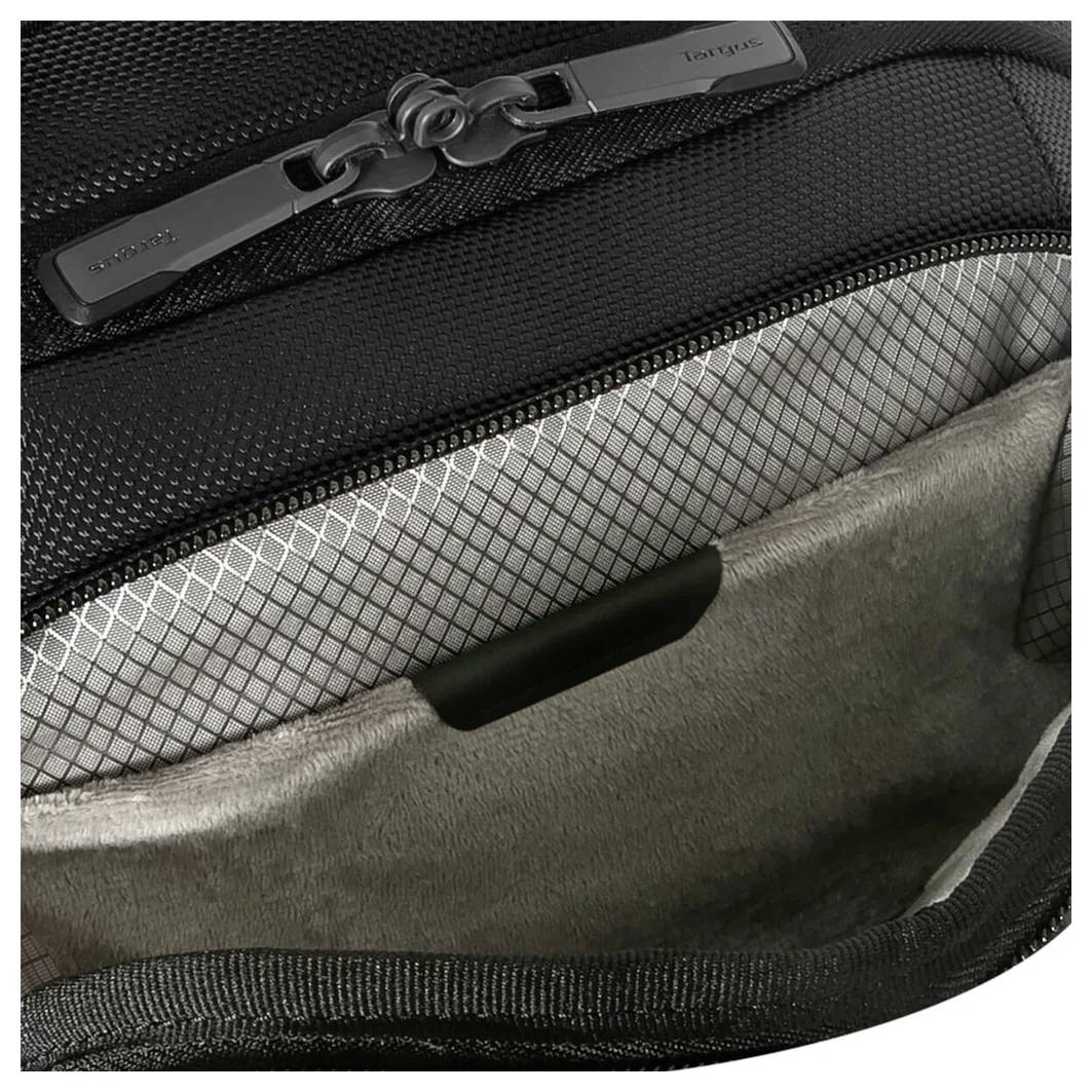 Schwarze Tasche mit geöffnetem Reißverschluss, zeigt das Innere mit grauem, gepolstertem Futter und einem kleinen Innenfach.