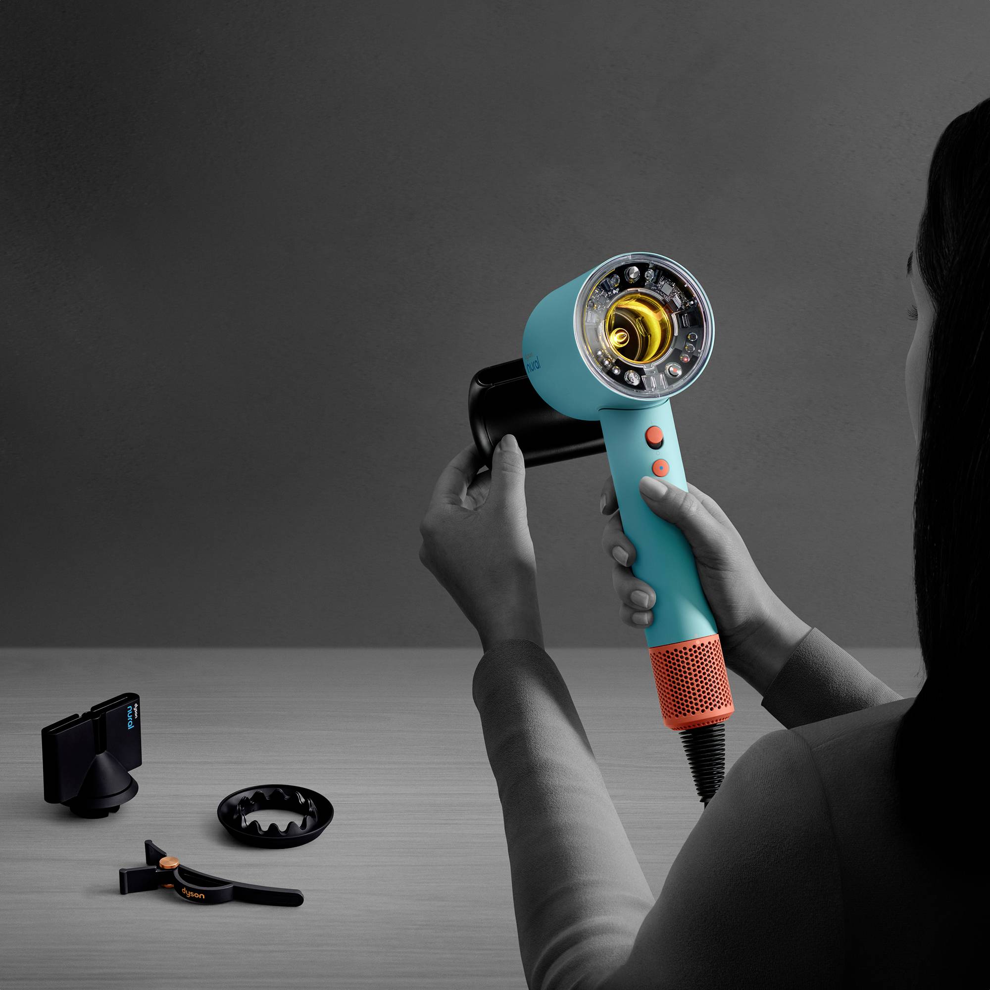 Dyson Supersonic™ Nural HD 16 Patina-Topaz Haartrockner Hellgrün