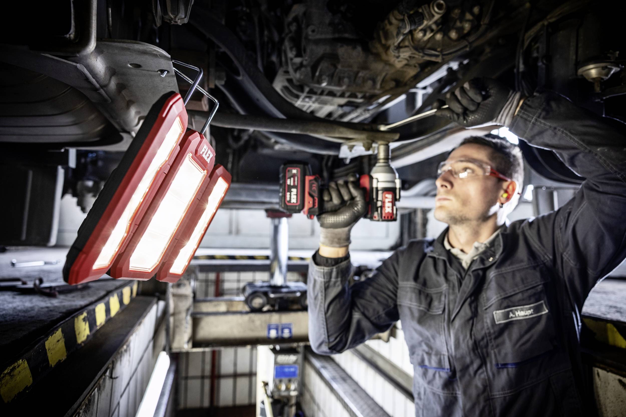 Flex 530375 LED Akku-Baustrahler mit Stativ 18,0V 2021 Energieeffizienzklasse n.rel