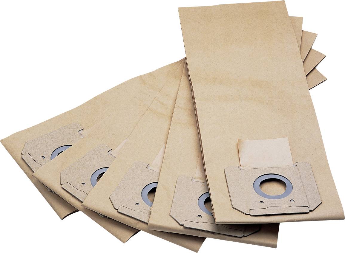 Fünf braune Staubsaugerbeutel mit runden Anschlüssen aus Pappe liegen fächerförmig aufgestellt.