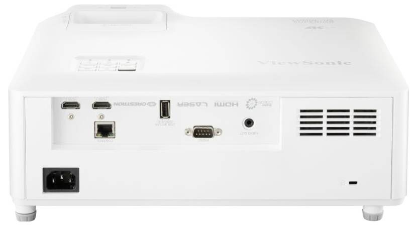 Weißer Projektor von hinten mit Anschlüssen: HDMI, USB, Netzwerk, VGA und Stromanschluss. Markenname rechts oben sichtbar.