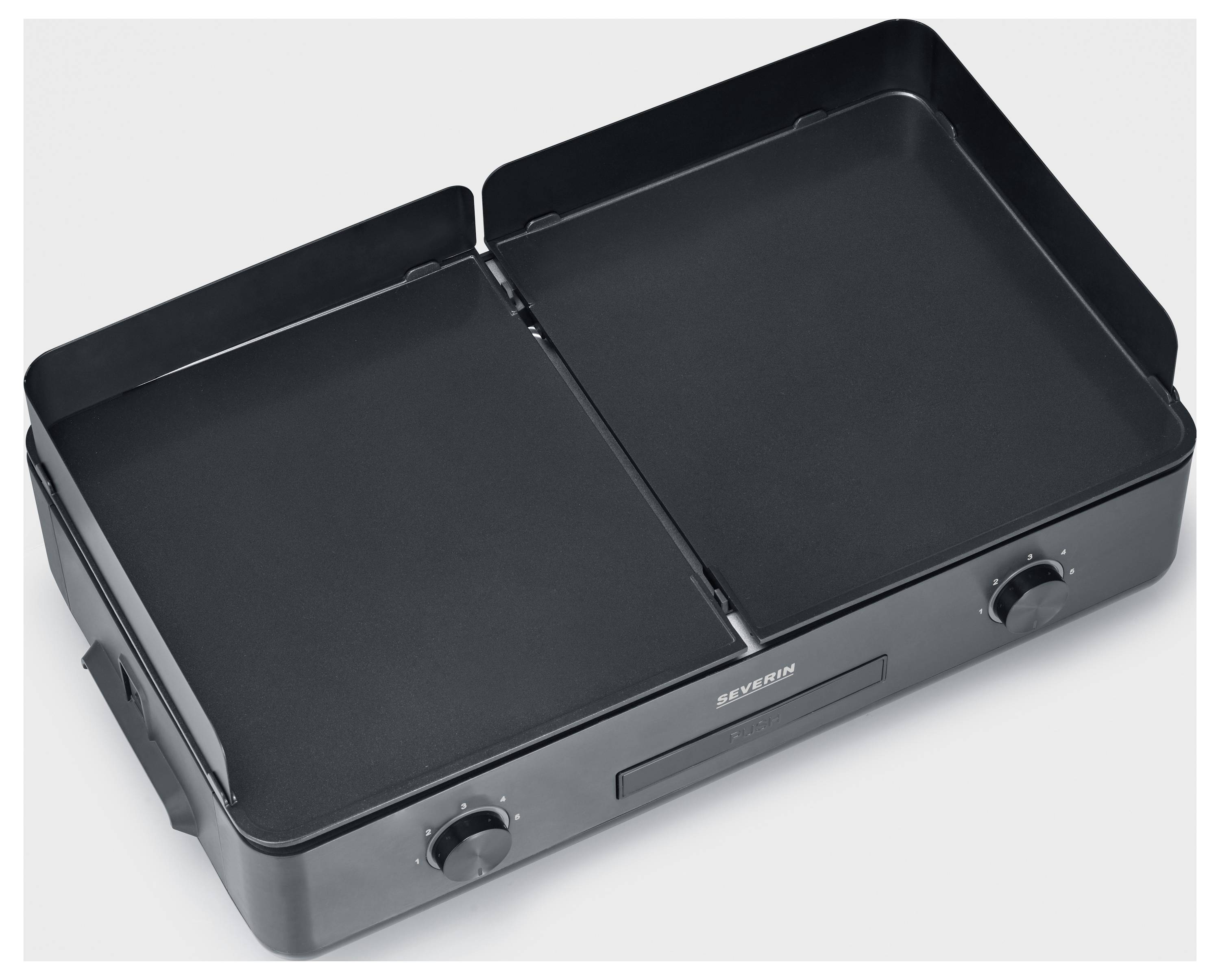 Schwarze elektrische Grillplatte mit zwei getrennten Garflächen und Temperaturreglern an jeder Seite.