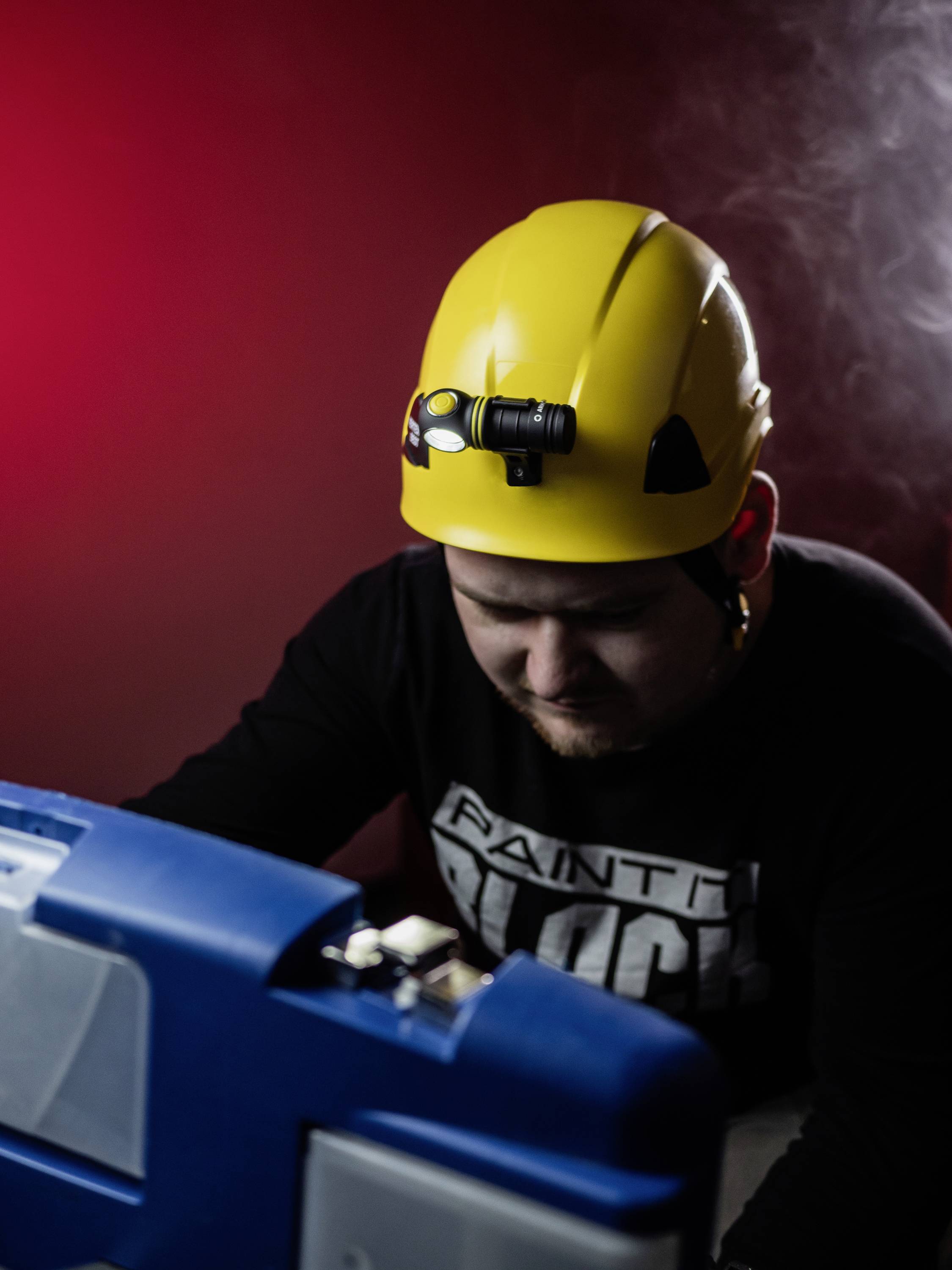 ArmyTek Elf C1 warmweiß LED Taschenlampe akkubetrieben 930lm 55g