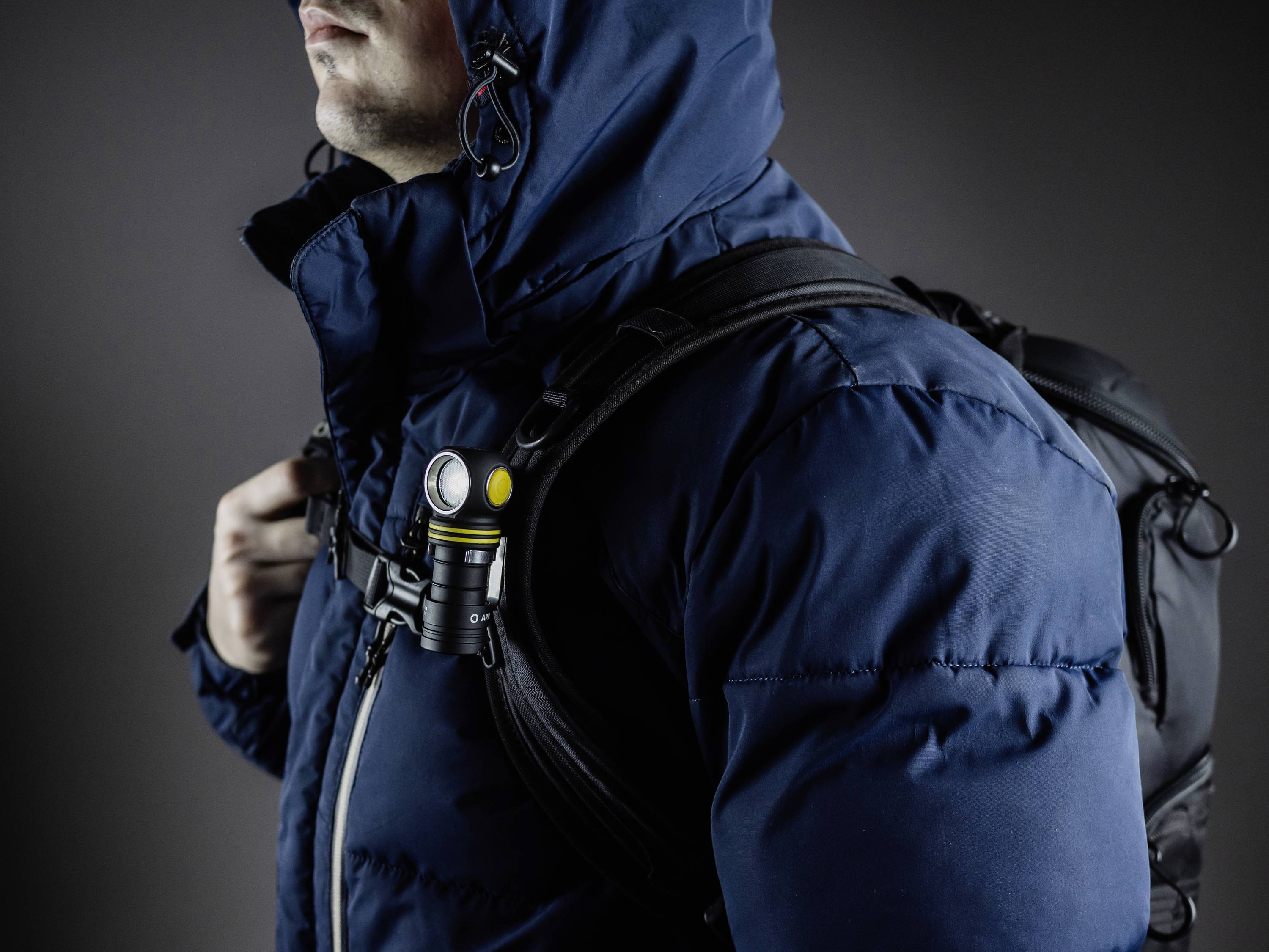 ArmyTek Elf C1 warmweiß LED Taschenlampe akkubetrieben 930lm 55g