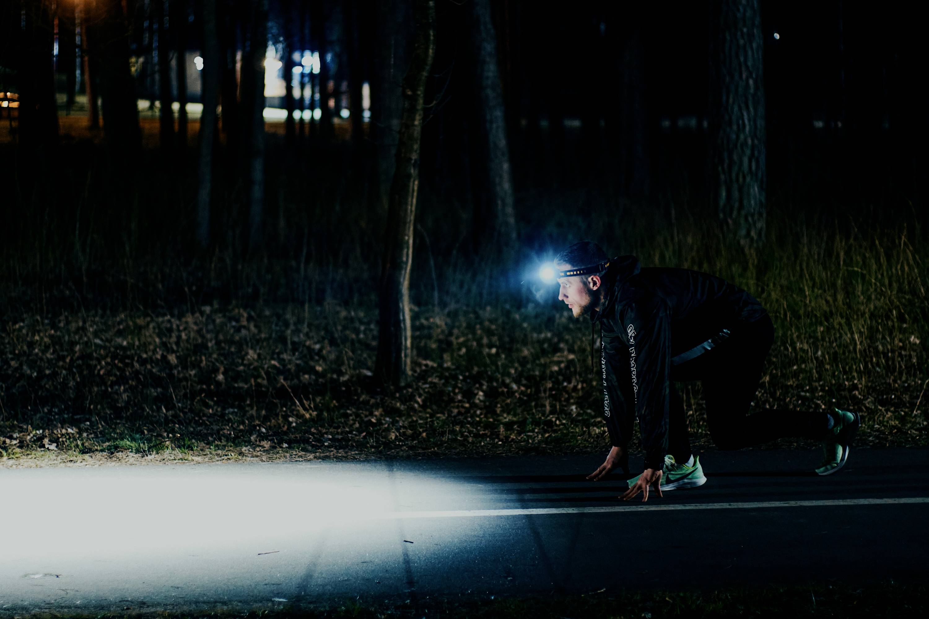 ArmyTek Elf C1 warmweiß LED Taschenlampe akkubetrieben 930lm 55g