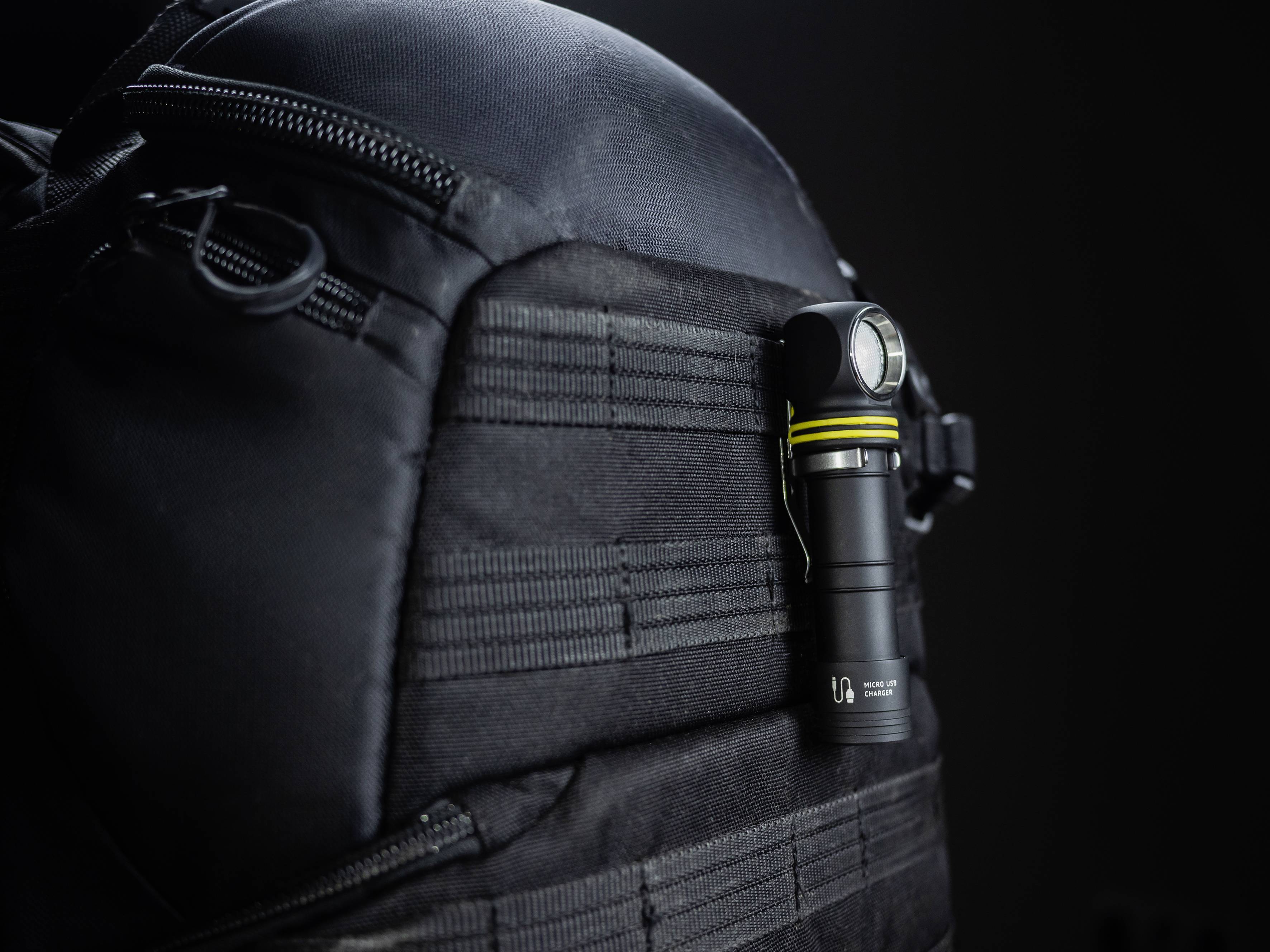 ArmyTek Elf C1 neutralweiß LED Taschenlampe akkubetrieben 1100lm 65g