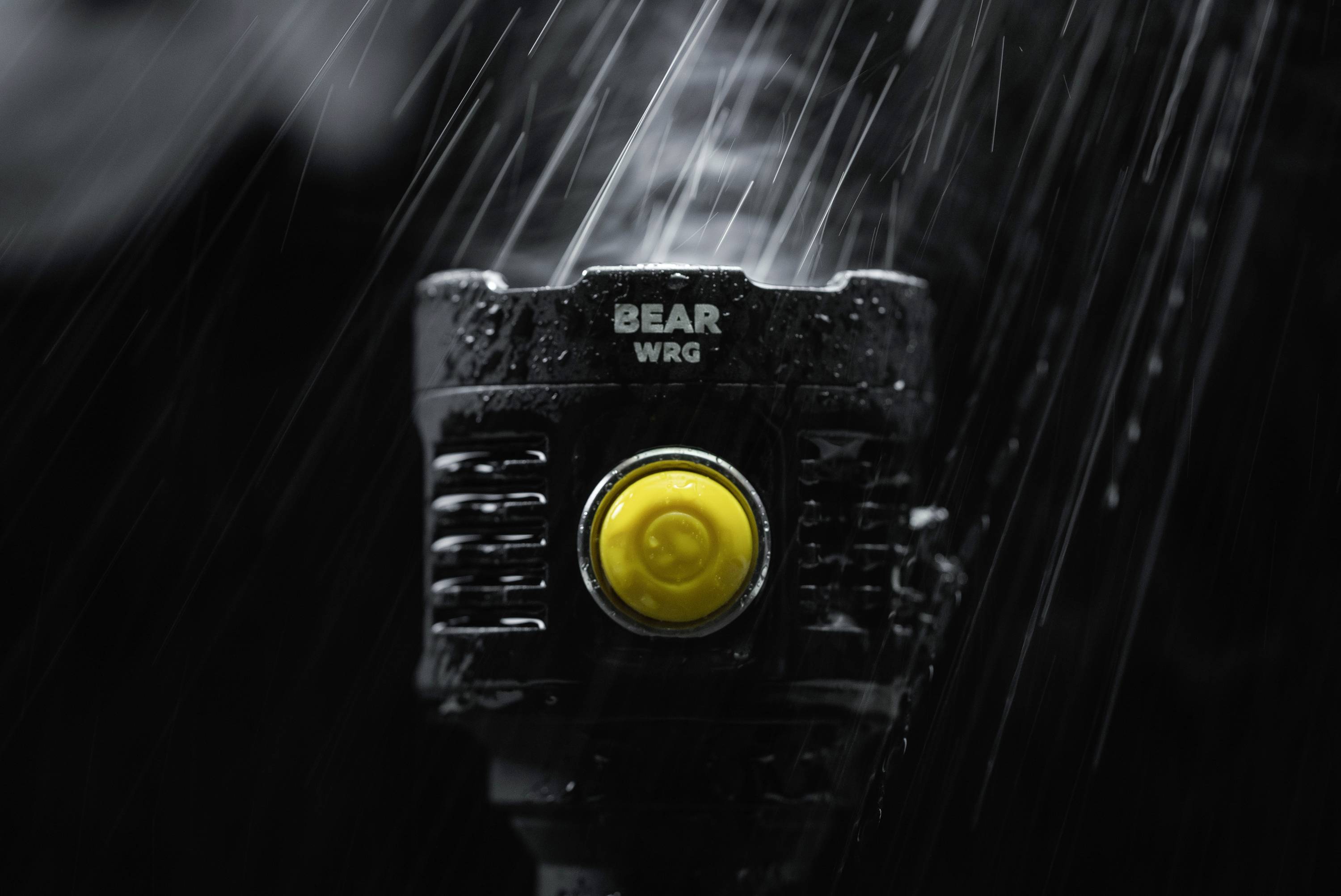 ArmyTek Bear LED Taschenlampe akkubetrieben 1500lm 135g