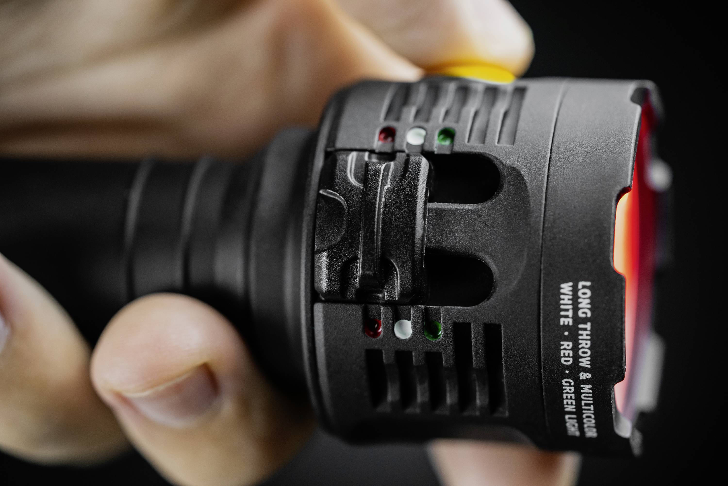 ArmyTek Bear LED Taschenlampe akkubetrieben 1500 lm 135 g