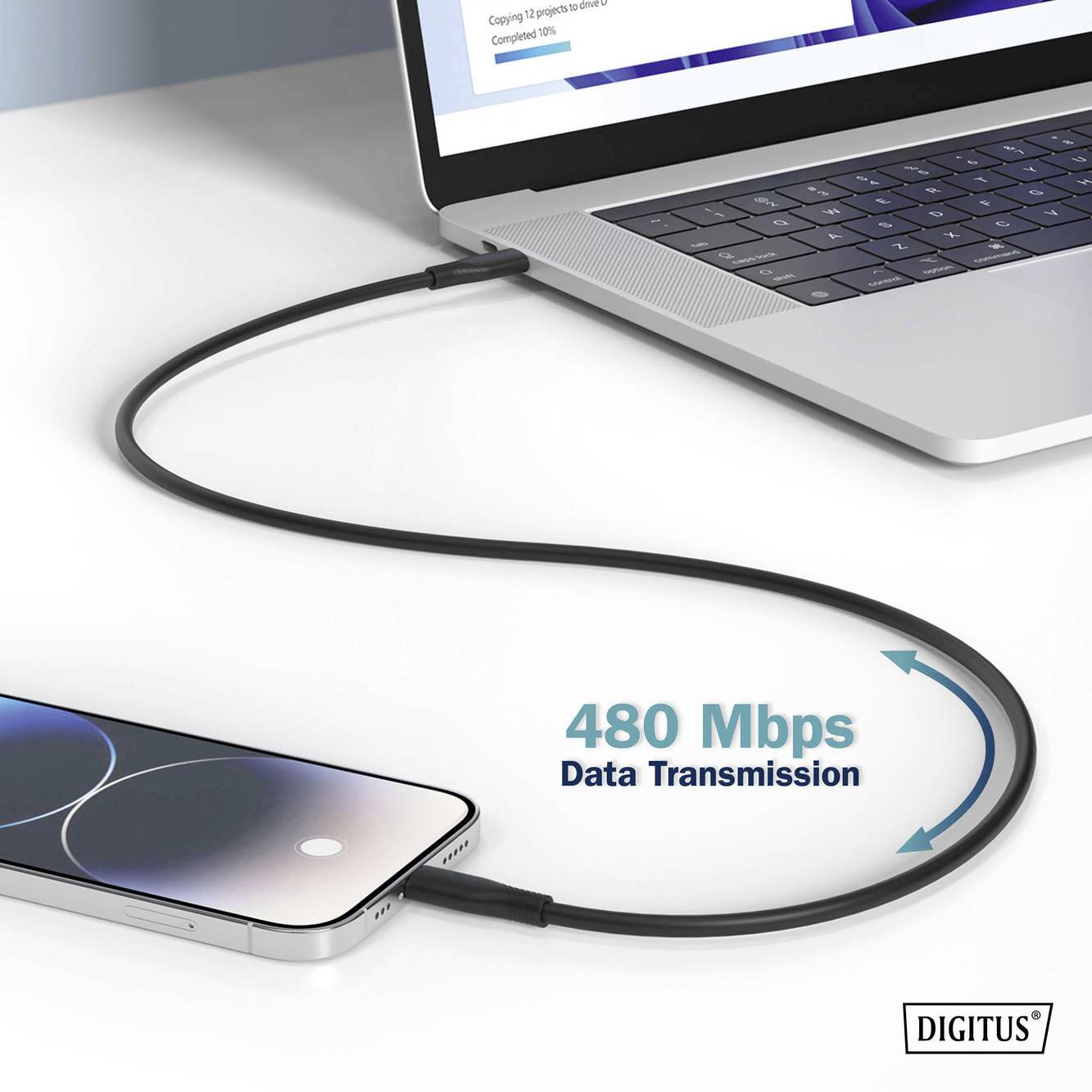 Ein Smartphone ist über ein Kabel mit einem Laptop verbunden. Auf dem Kabel steht '480 Mbps Data Transmission'.
