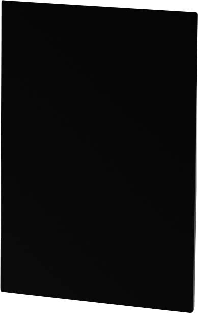 Ein schwarzes Rechteck, das eine leere Tafel darstellt.