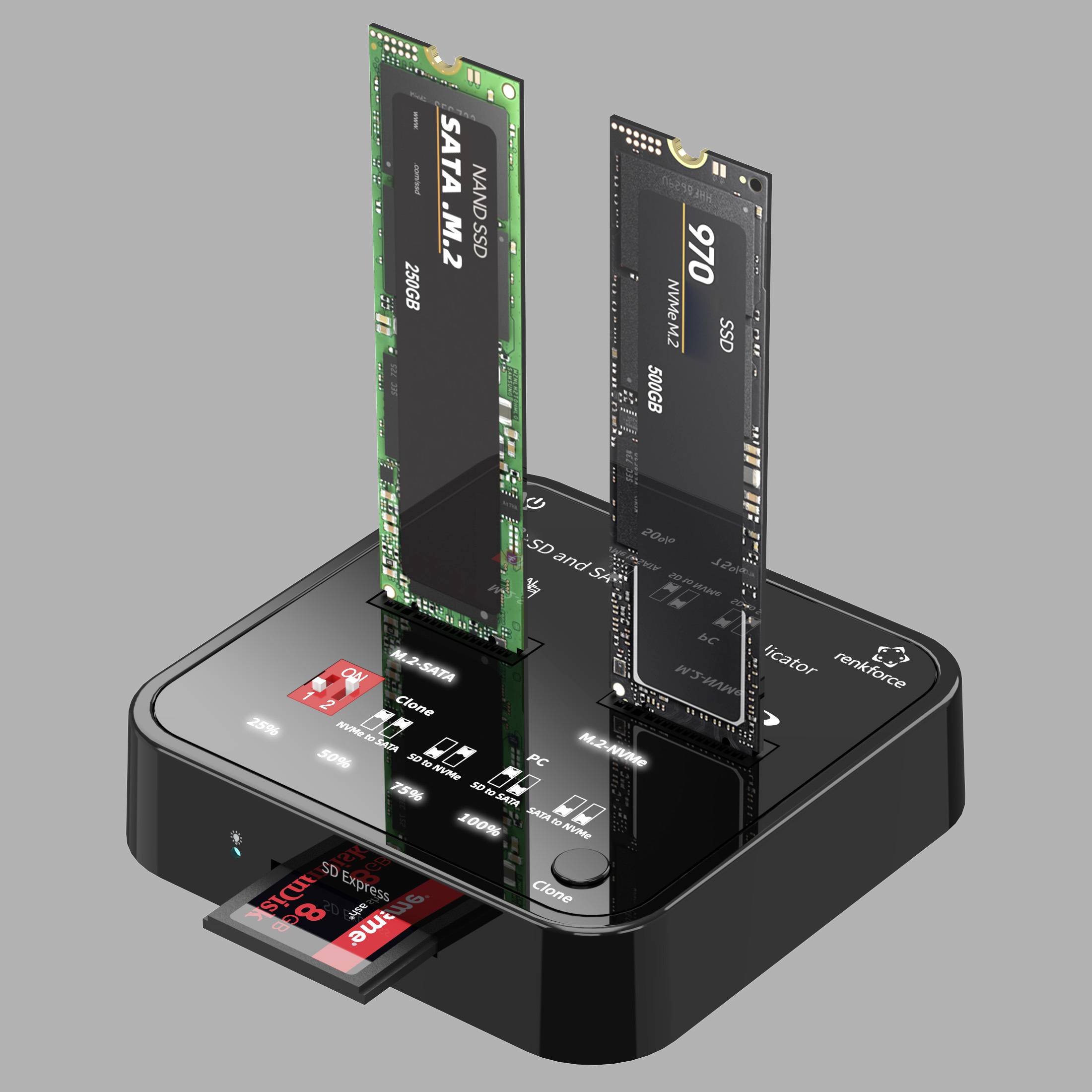 SSD- und SD-Karten-Lesegerät mit zwei vertikalen SSD-Steckplätzen und einem eingelegten SD-Karte auf grauem Hintergrund.