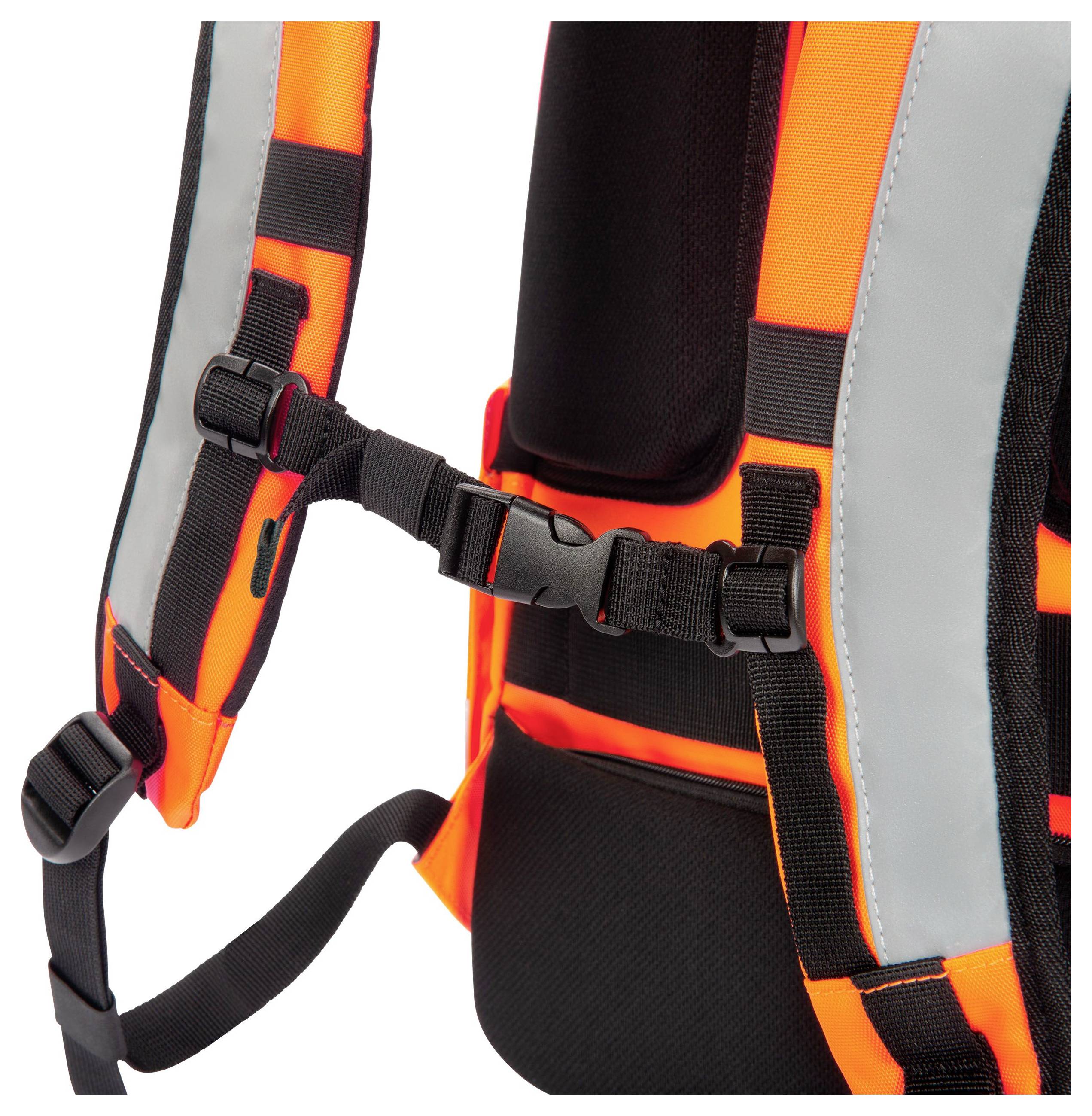 Ein orangefarbener Rucksack mit reflektierenden Streifen und verstellbaren Gurten, geeignet für bessere Sichtbarkeit bei Dunkelheit.