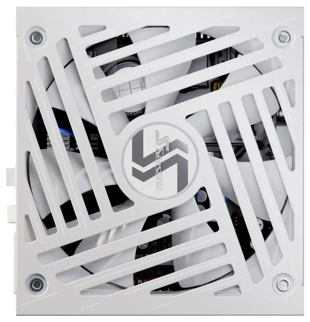 Ein weißes Computerlüftergitter in einem rechteckigen Gehäuse mit einem zentralen Ventilator und geometrischem Muster auf dem Gitter.