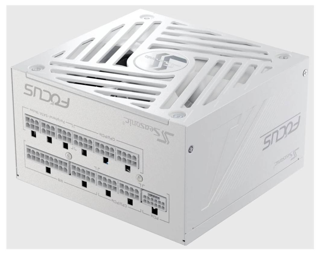 Ein weißes Seasonic FOCUS-Netzteil mit mehreren Anschlüssen, Belüftungsschlitzen oben und dem Seasonic-Logo seitlich.