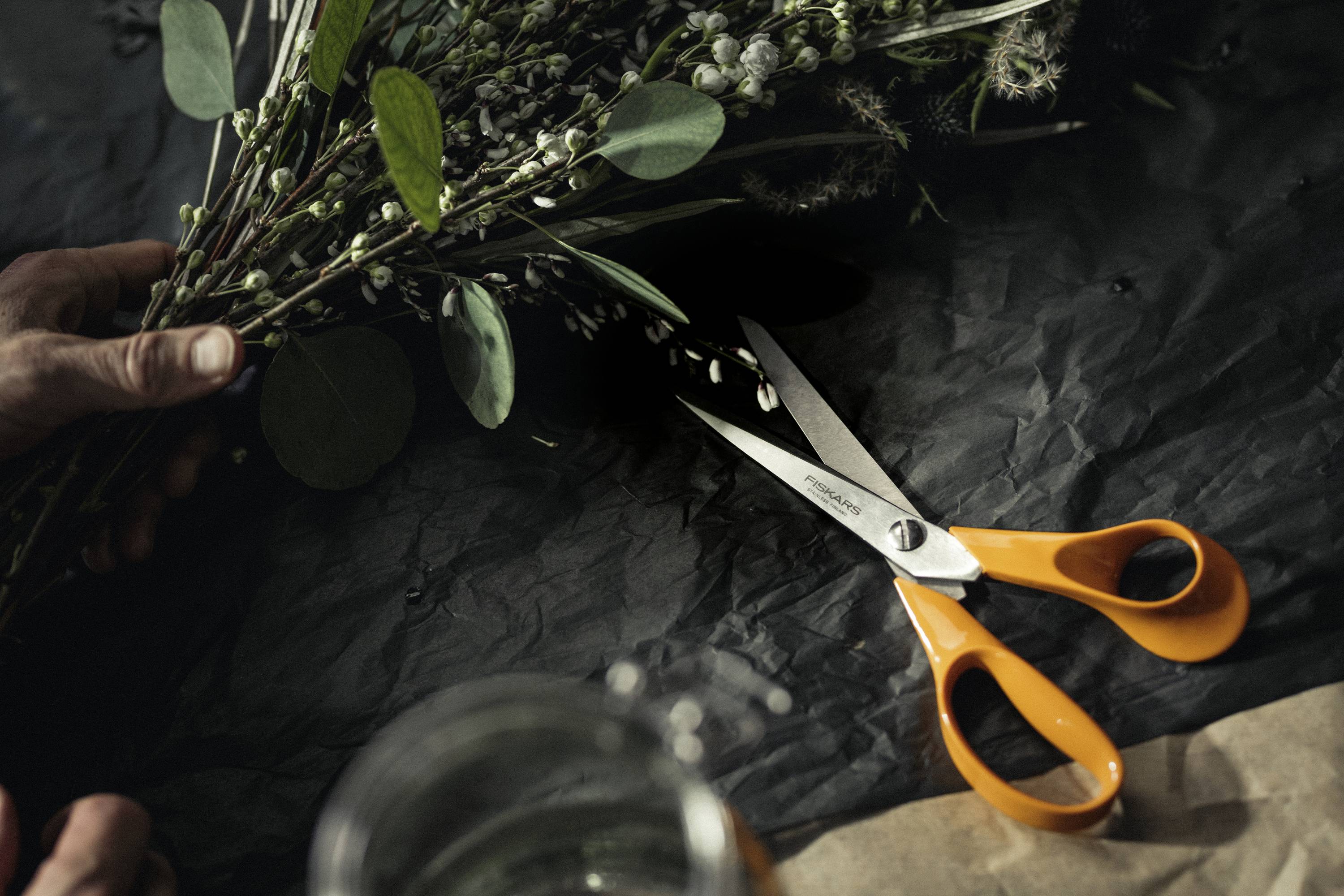Fiskars 1000815 Universalschere Rechtshänder 210 mm Orange