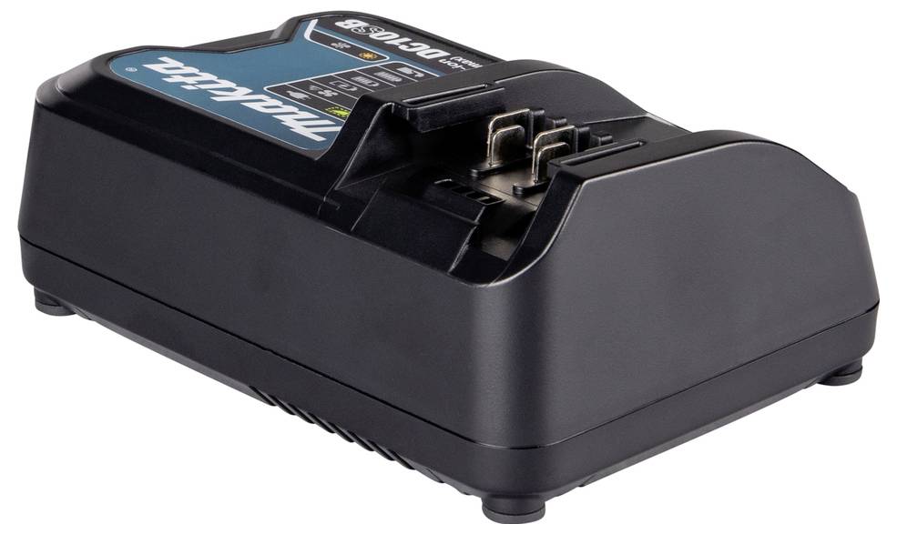 Ein schwarzer und blauer Batterieladegerät mit LED-Anzeigen, entwickelt zum Laden von Werkzeugakkus, auf einem weißen Hintergrund positioniert.