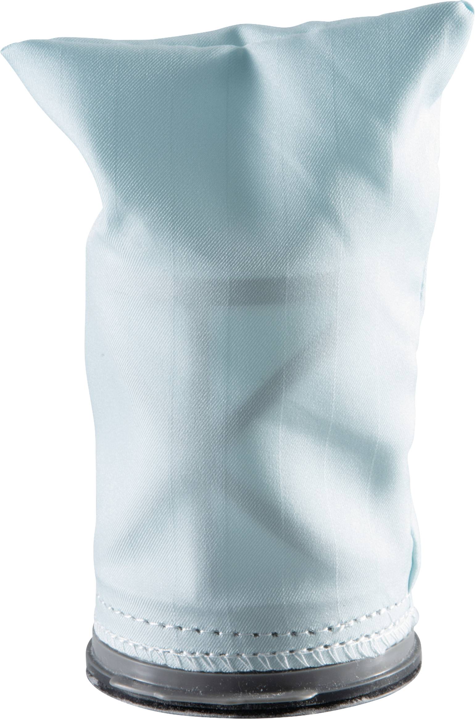 Ein hellblauer Staubfilterbeutel steht aufrecht. Er hat einen schwarzen Gummiboden und leichte Falten im Stoff.