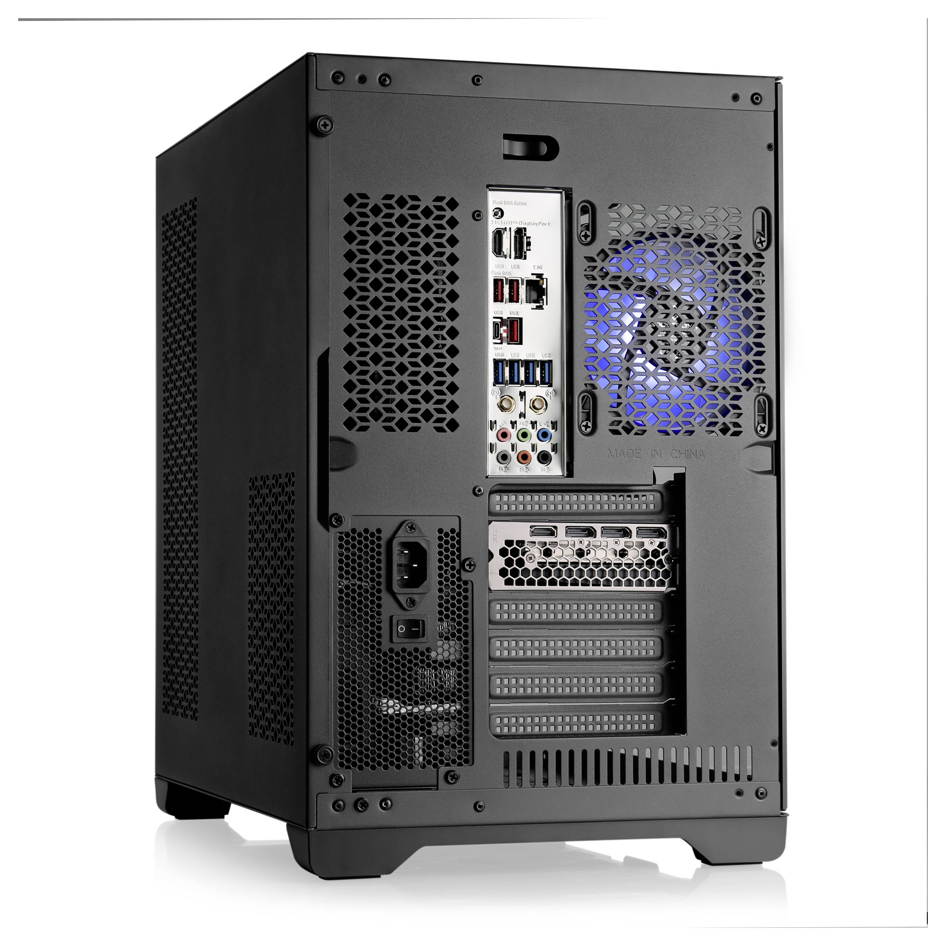 Rechner-Rückseite mit Anschlüssen, Lüfter und Gehäusegitter.