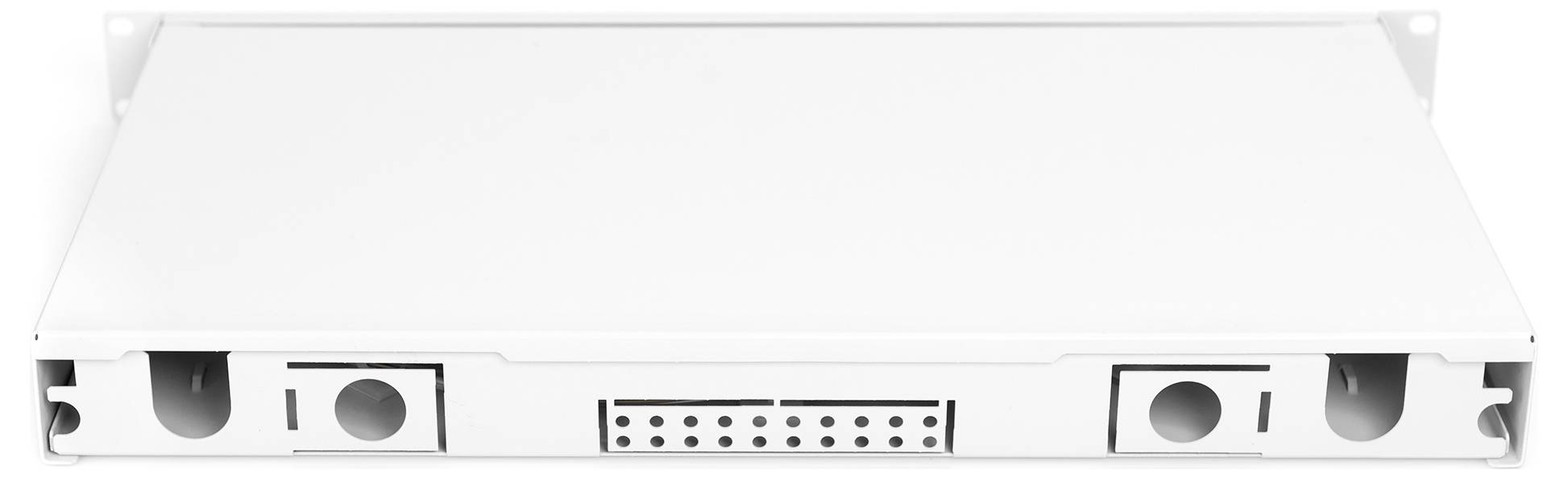 Ein weißer, rechteckiger Metallkasten mit mehreren Anschlüssen an der Vorderseite, möglicherweise ein Netzwerk- oder Servergerät.