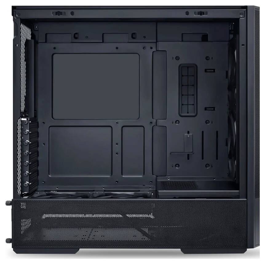 Schwarzes PC-Gehäuse, offen und leer, zeigt Platz für Komponenten wie Mainboard und Laufwerke, mit Belüftungsöffnungen.