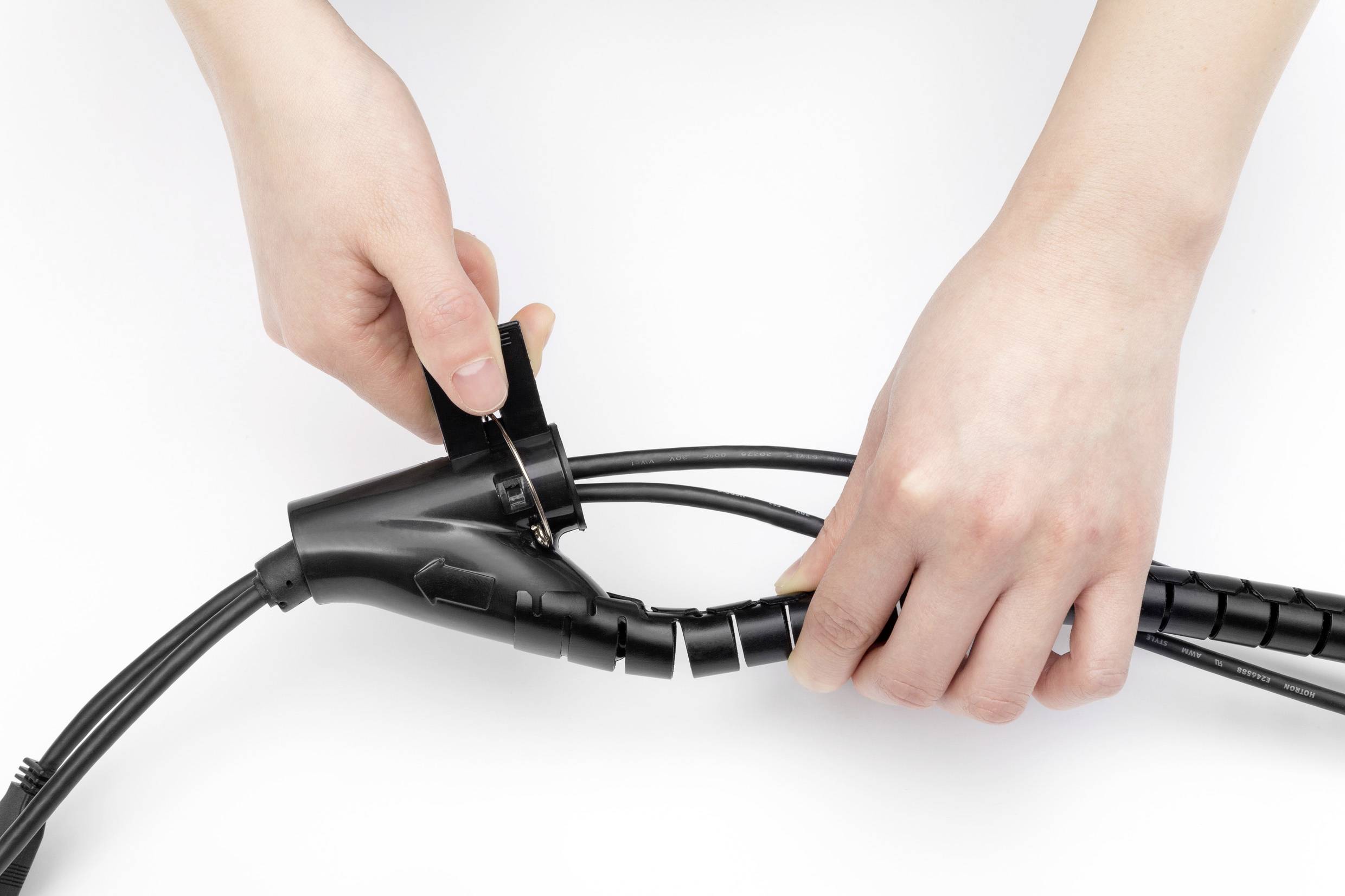 SpeaKa Professional Kabel-Bündelschlauch Polyurethan (PE) Schwarz flexibel (Ø x L) 15mm x 1m 1 St. SP-13402964